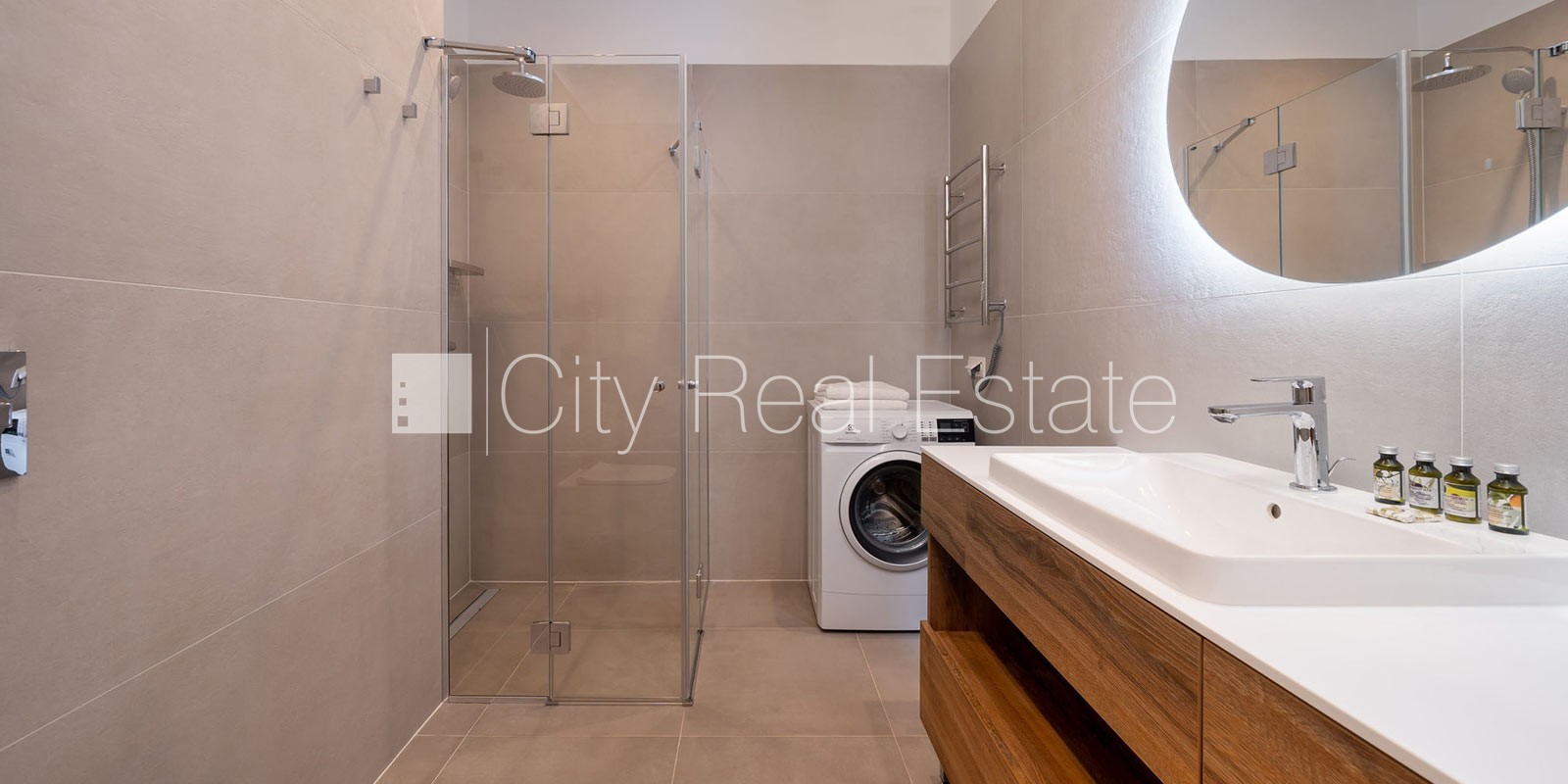 Sludinājumi. Jaunceltne, labiekārtota apzaļumota teritorija, pazemes autostāvvieta, pagalmā bērnu spēļu laukums, Cena: 1550 EUR/mēn Foto #16