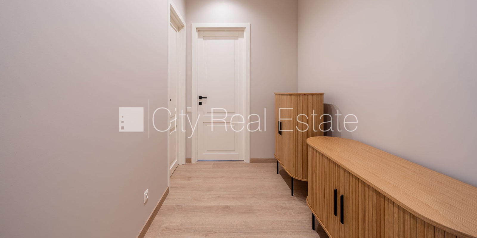 Sludinājumi. Jaunceltne, labiekārtota apzaļumota teritorija, pazemes autostāvvieta, pagalmā bērnu spēļu laukums, Cena: 1550 EUR/mēn Foto #19