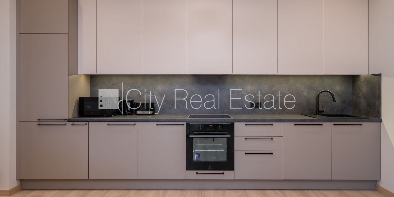 Sludinājumi. Jaunceltne, labiekārtota apzaļumota teritorija, pazemes autostāvvieta, pagalmā bērnu spēļu laukums, Cena: 1550 EUR/mēn Foto #2