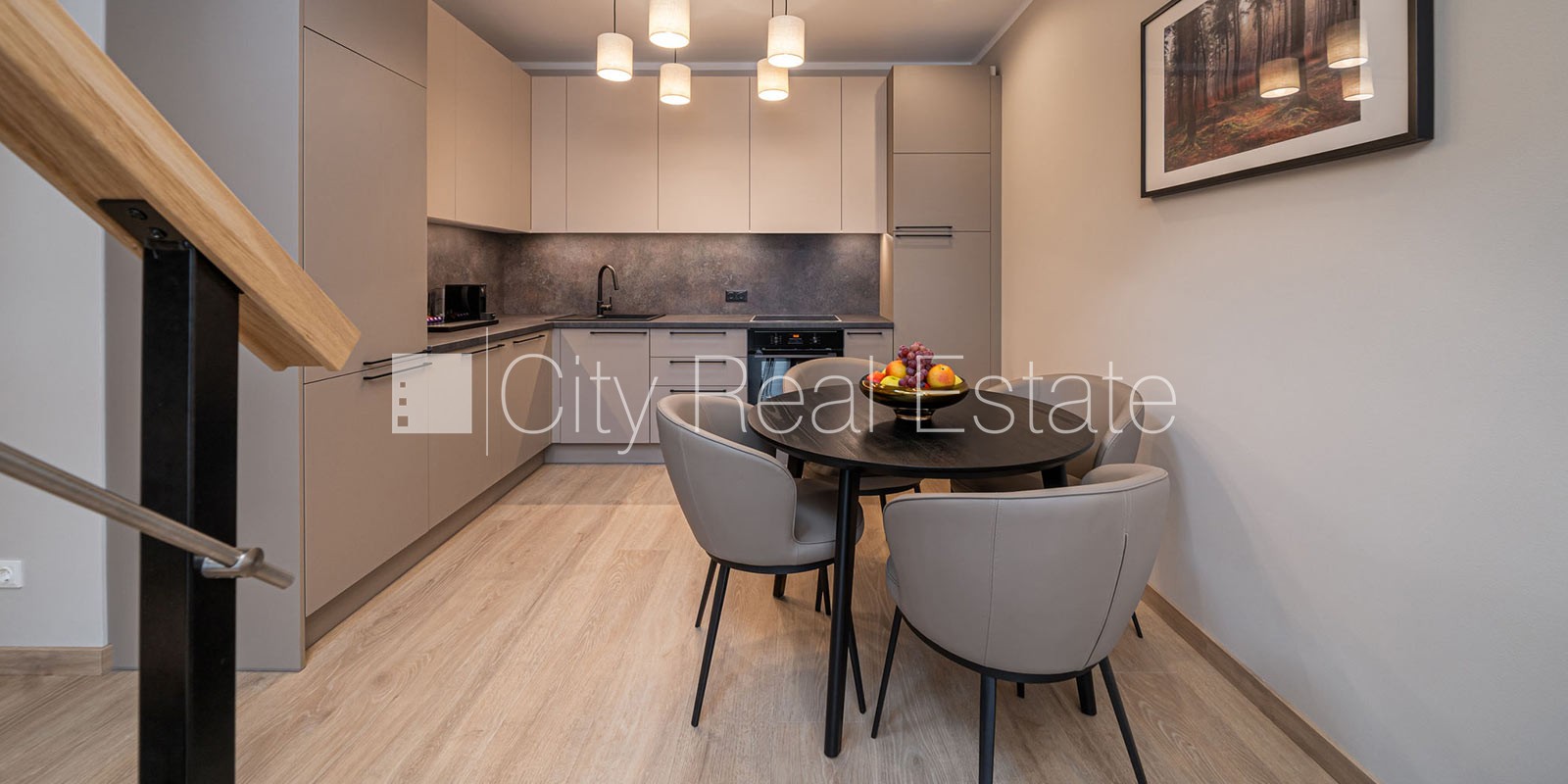 Sludinājumi. Jaunceltne, fasādes māja, labiekārtota apzaļumota teritorija, pazemes autostāvvieta, apzaļumota Cena: 2200 EUR/mēn Foto #4