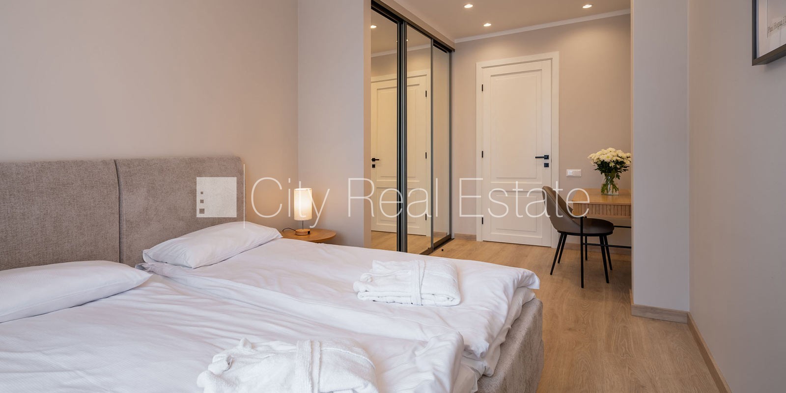 Sludinājumi. Jaunceltne, fasādes māja, labiekārtota apzaļumota teritorija, pazemes autostāvvieta, apzaļumota Cena: 2200 EUR/mēn Foto #10