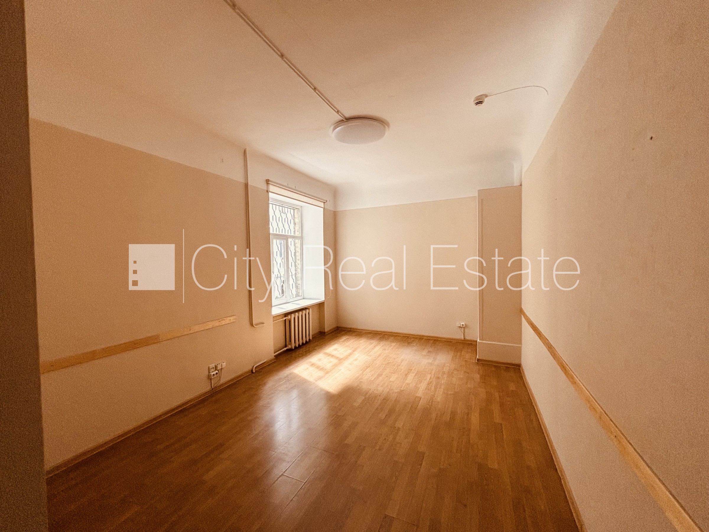 Sludinājumi. Logi vērsti mājas abās pusēs, plašs skats no loga, gaisa kondicionēšanas sistēma, centrālā apkure, Cena: 950 EUR/mēn Foto #6