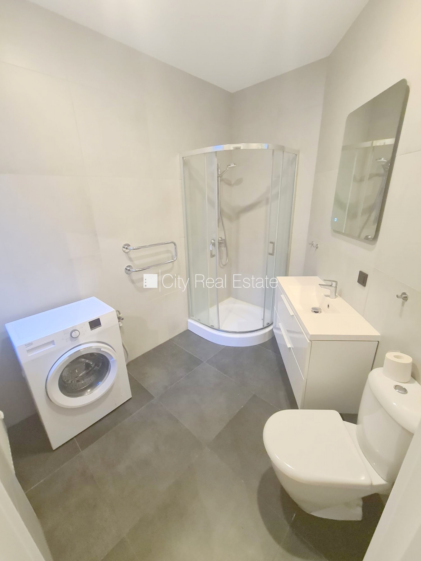 Sludinājumi. Pagalma ēka, renovēta māja, slēgts pagalms, ieeja no ielas un pagalma, ir lifts, kāpņu telpa pēc Cena: 420 EUR/mēn Foto #16