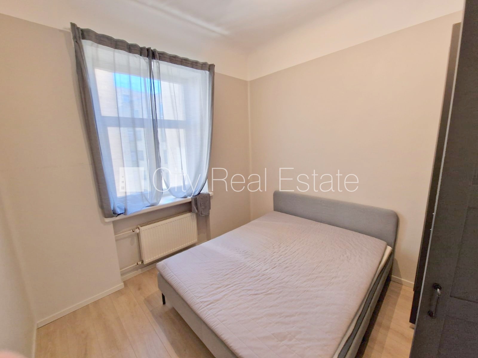 Sludinājumi. Pagalma ēka, renovēta māja, slēgts pagalms, ieeja no ielas un pagalma, ir lifts, kāpņu telpa pēc Cena: 420 EUR/mēn Foto #10