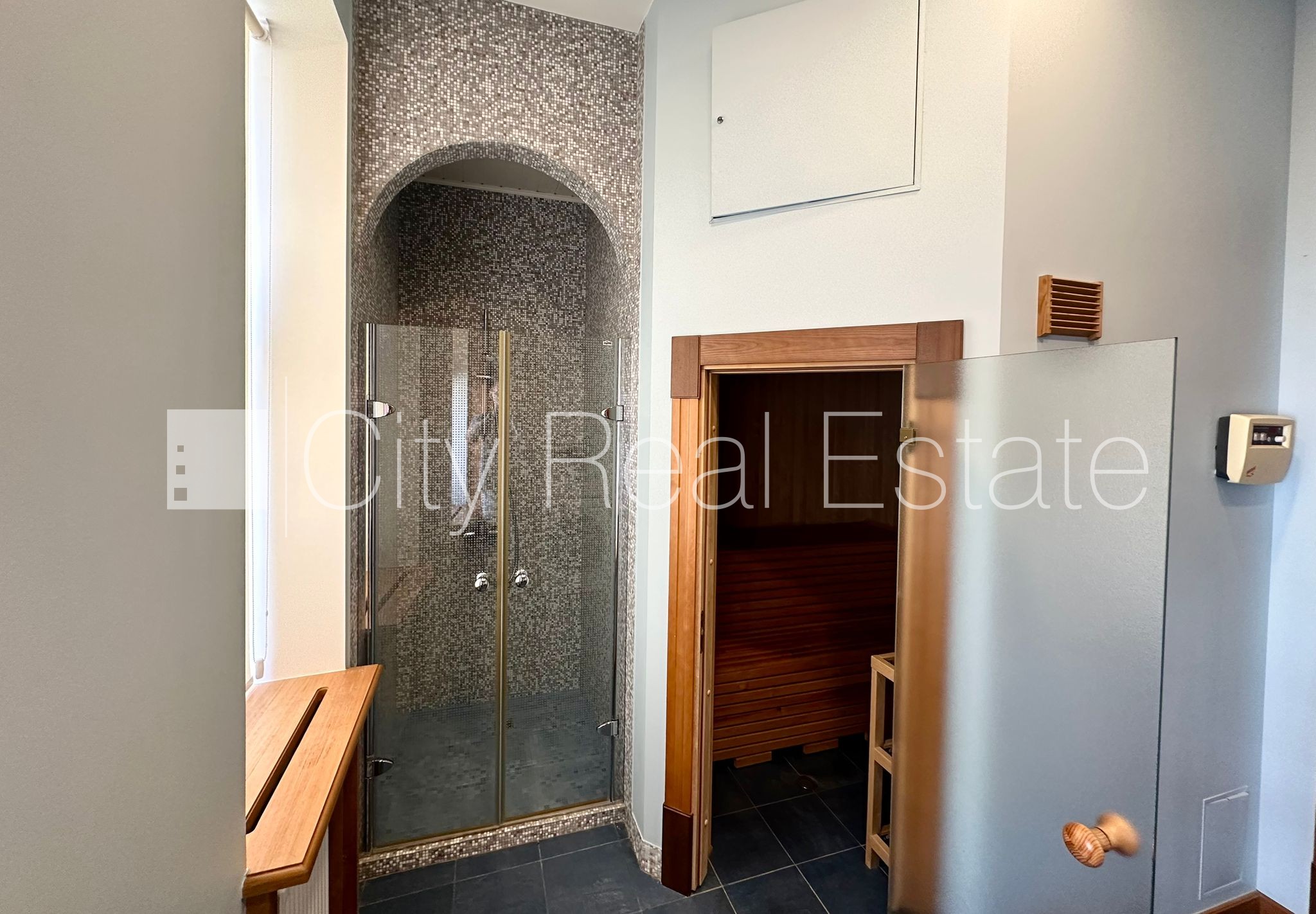 Sludinājumi. Fasādes māja, renovēta māja, labiekārtota apzaļumota teritorija, slēgts pagalms, vieta automašīnai, Cena: 1900 EUR/mēn Foto #19