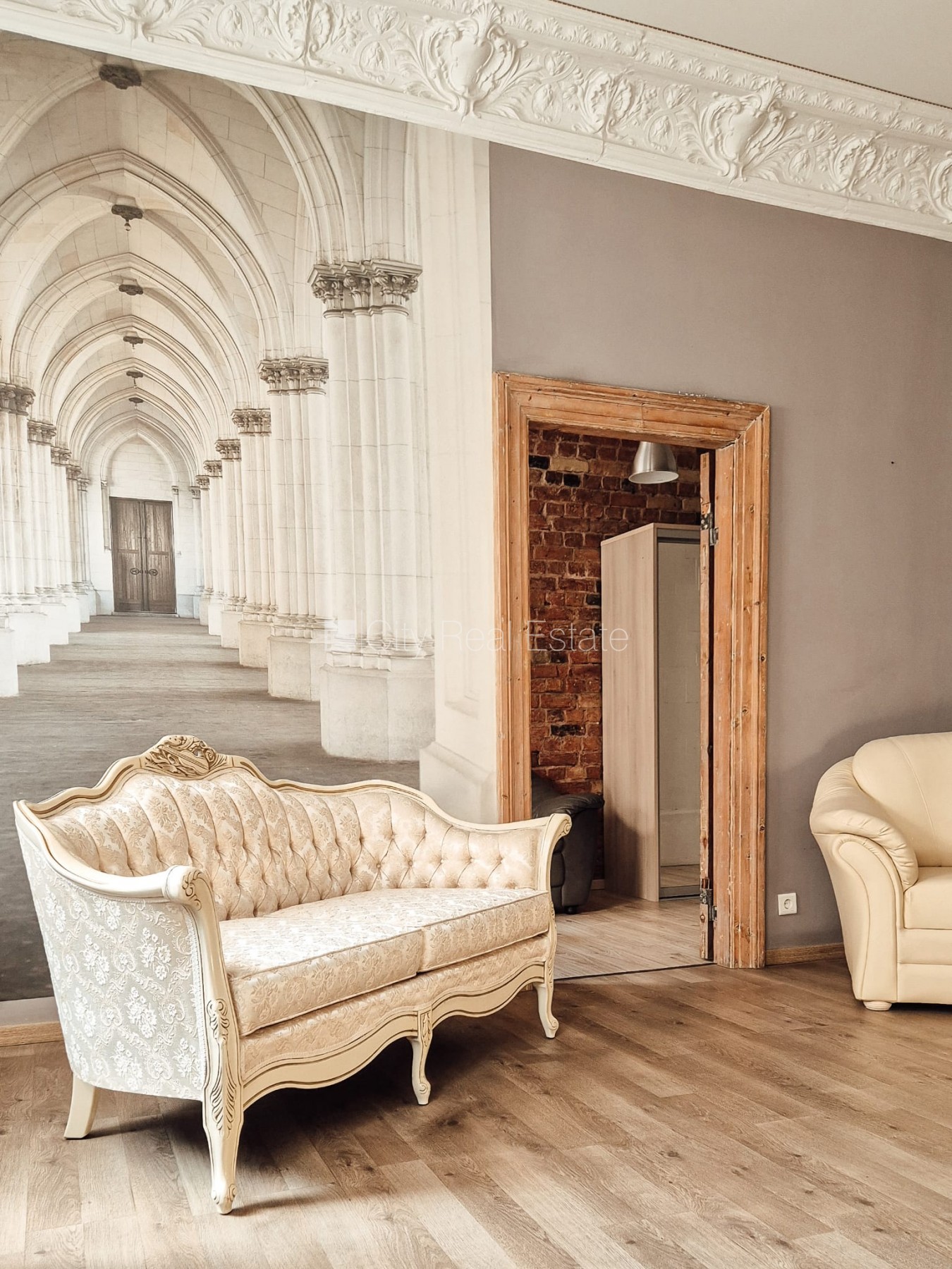 Sludinājumi. Fasādes māja, slēgts pagalms, ieeja no ielas, logi vērsti mājas abās pusēs, istabas izolētas 3 Cena: 295000 EUR Foto #4