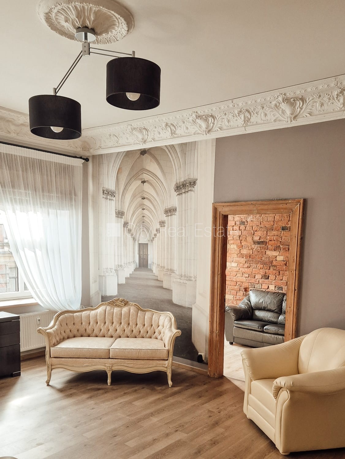 Sludinājumi. Fasādes māja, slēgts pagalms, ieeja no ielas, logi vērsti mājas abās pusēs, istabas izolētas 3 Cena: 295000 EUR Foto #3