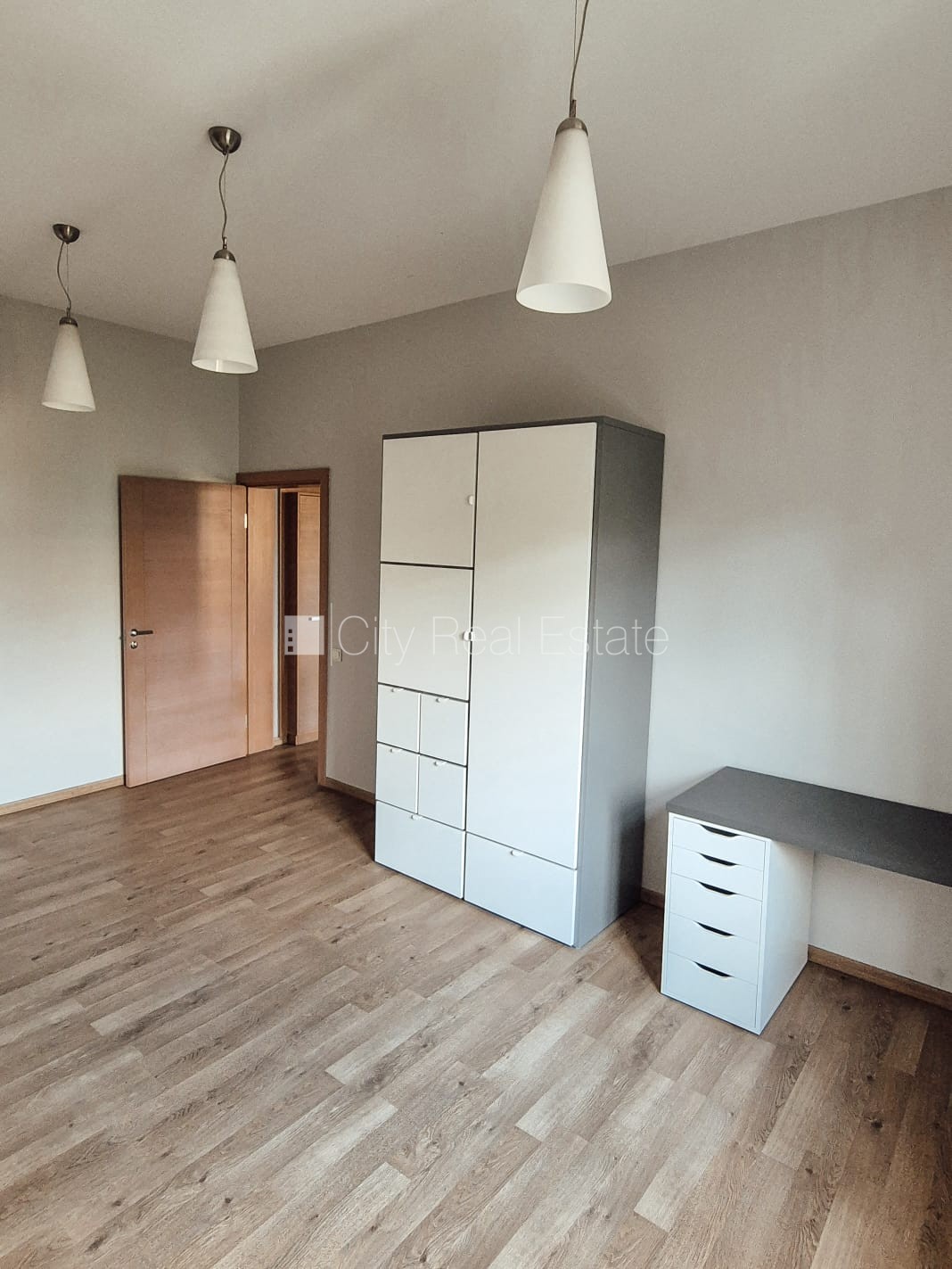 Sludinājumi. Fasādes māja, slēgts pagalms, ieeja no ielas, logi vērsti mājas abās pusēs, istabas izolētas 3 Cena: 295000 EUR Foto #20