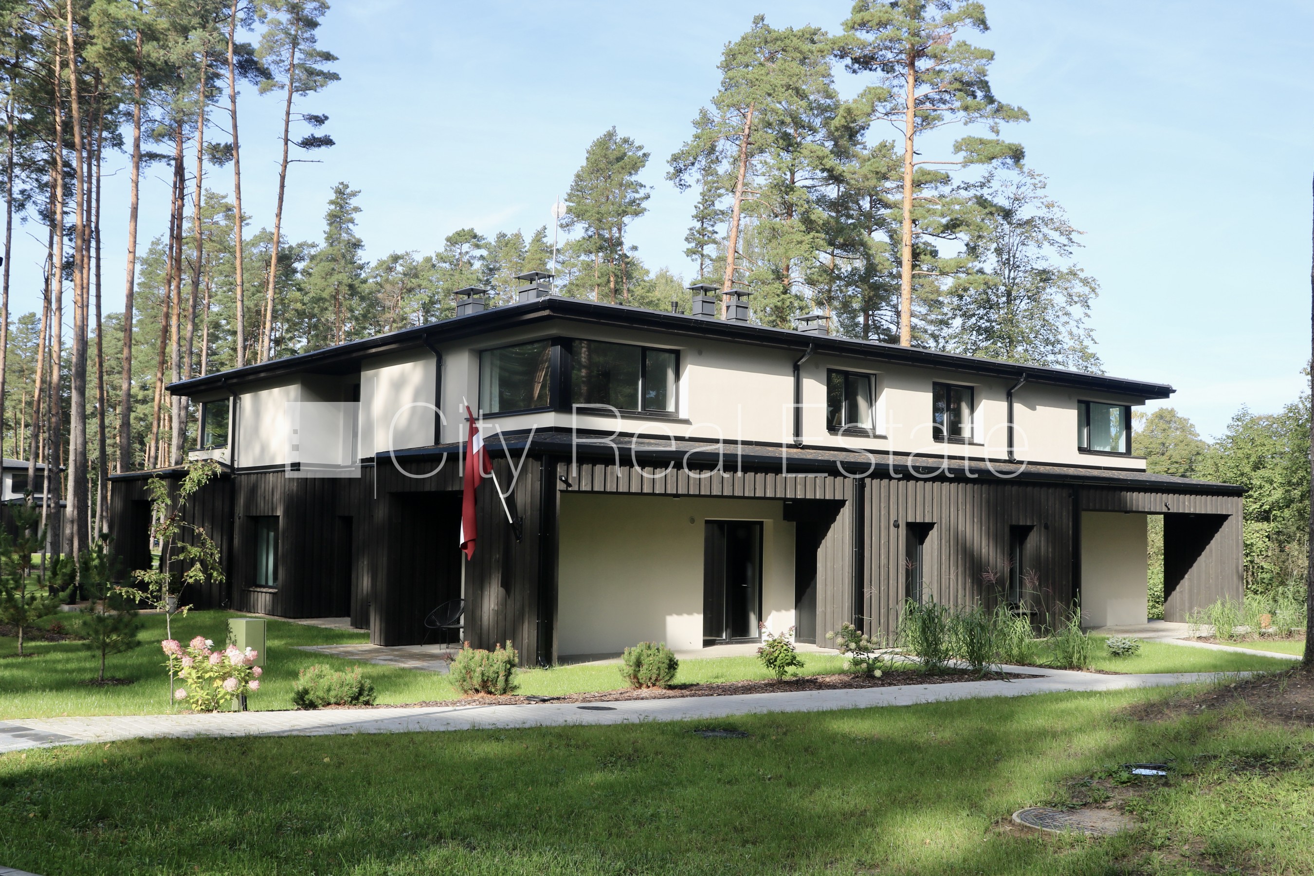 Sludinājumi. Privātmāja, energo efektīva māja, labiekārtota apzaļumota teritorija, slēgta teritorija, vieta Cena: 1250 EUR/mēn Foto #9