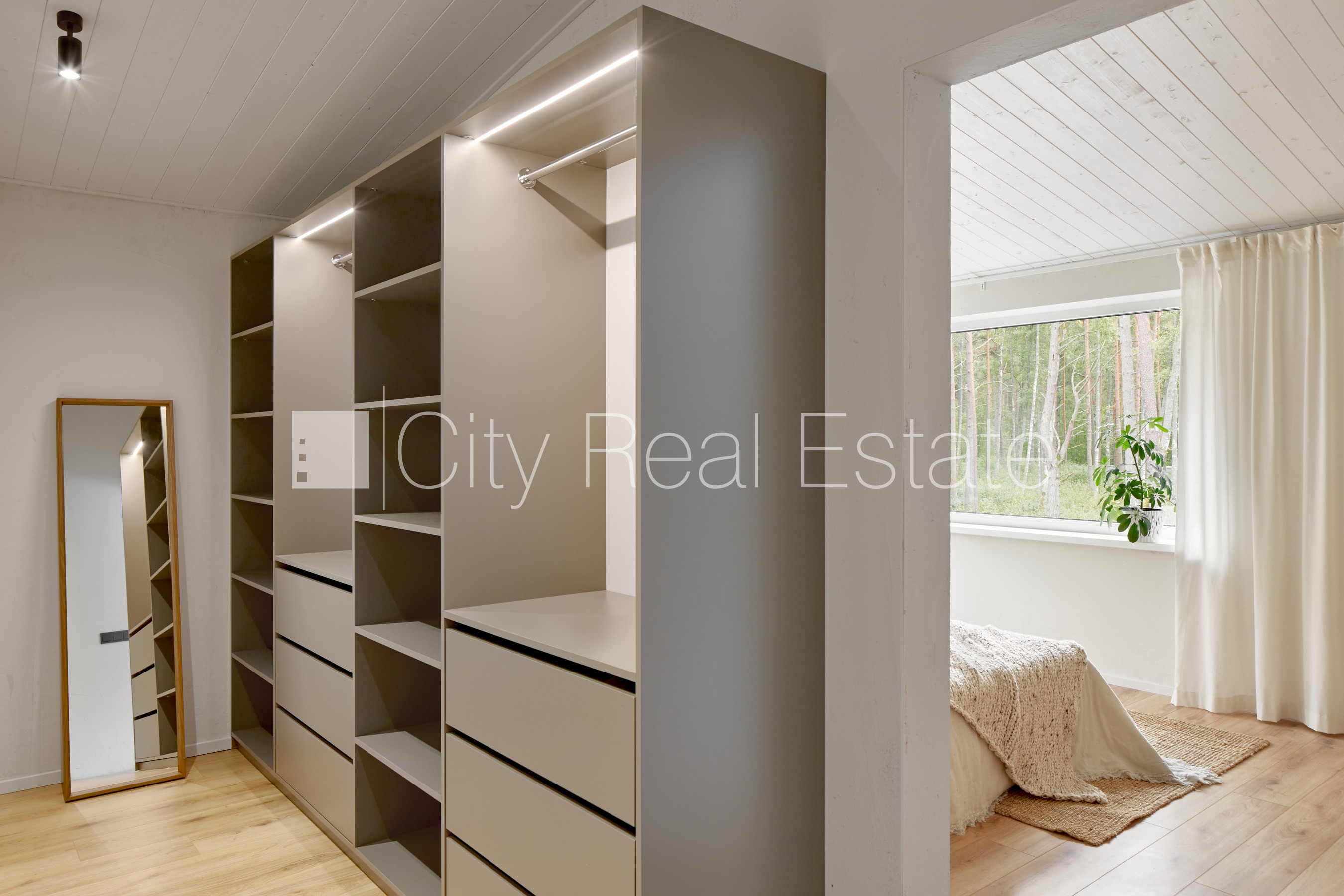 Sludinājumi. Privātmāja, energo efektīva māja, labiekārtota apzaļumota teritorija, slēgta teritorija, vieta Cena: 1250 EUR/mēn Foto #3