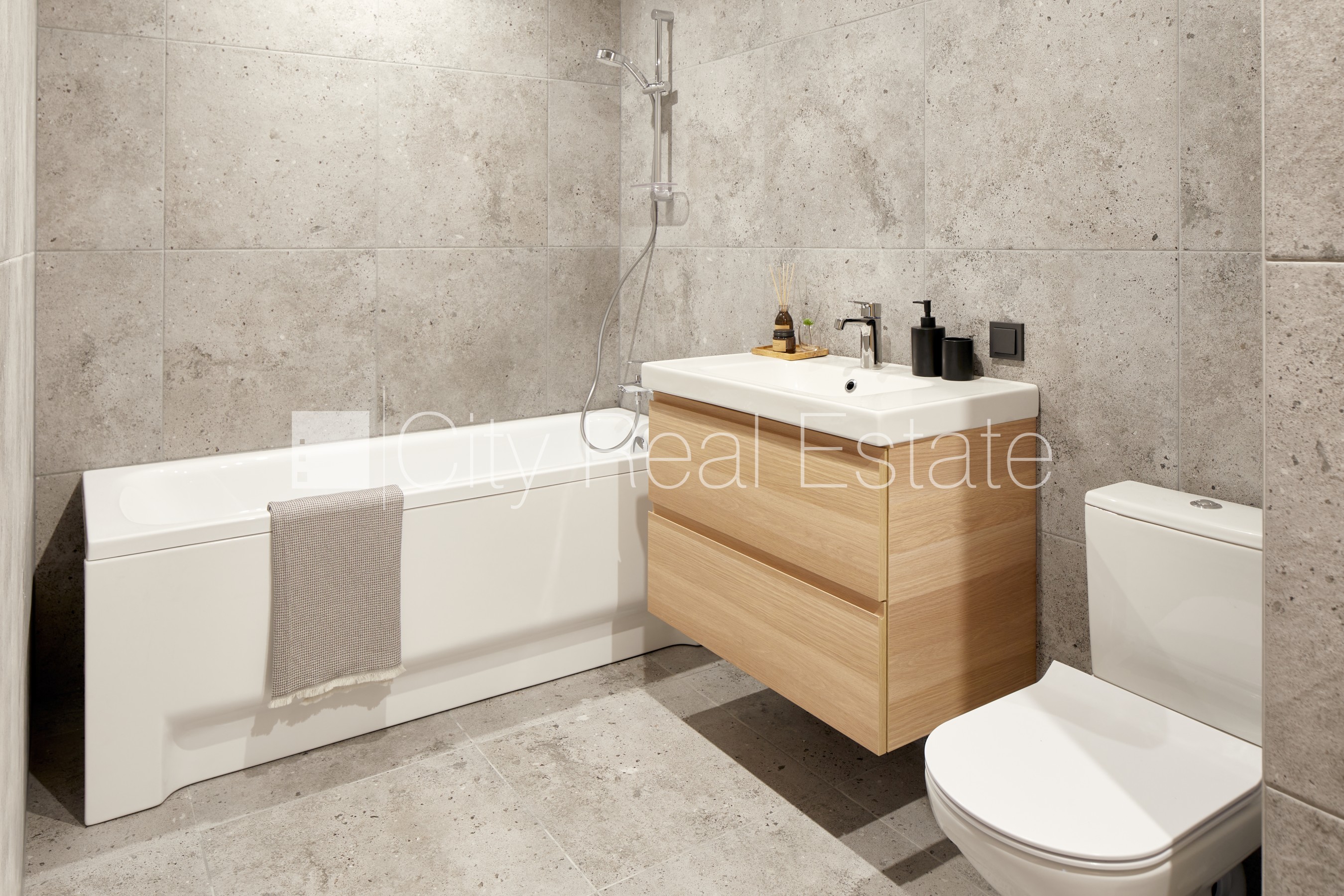 Sludinājumi. Privātmāja, energo efektīva māja, labiekārtota apzaļumota teritorija, slēgta teritorija, vieta Cena: 1250 EUR/mēn Foto #7