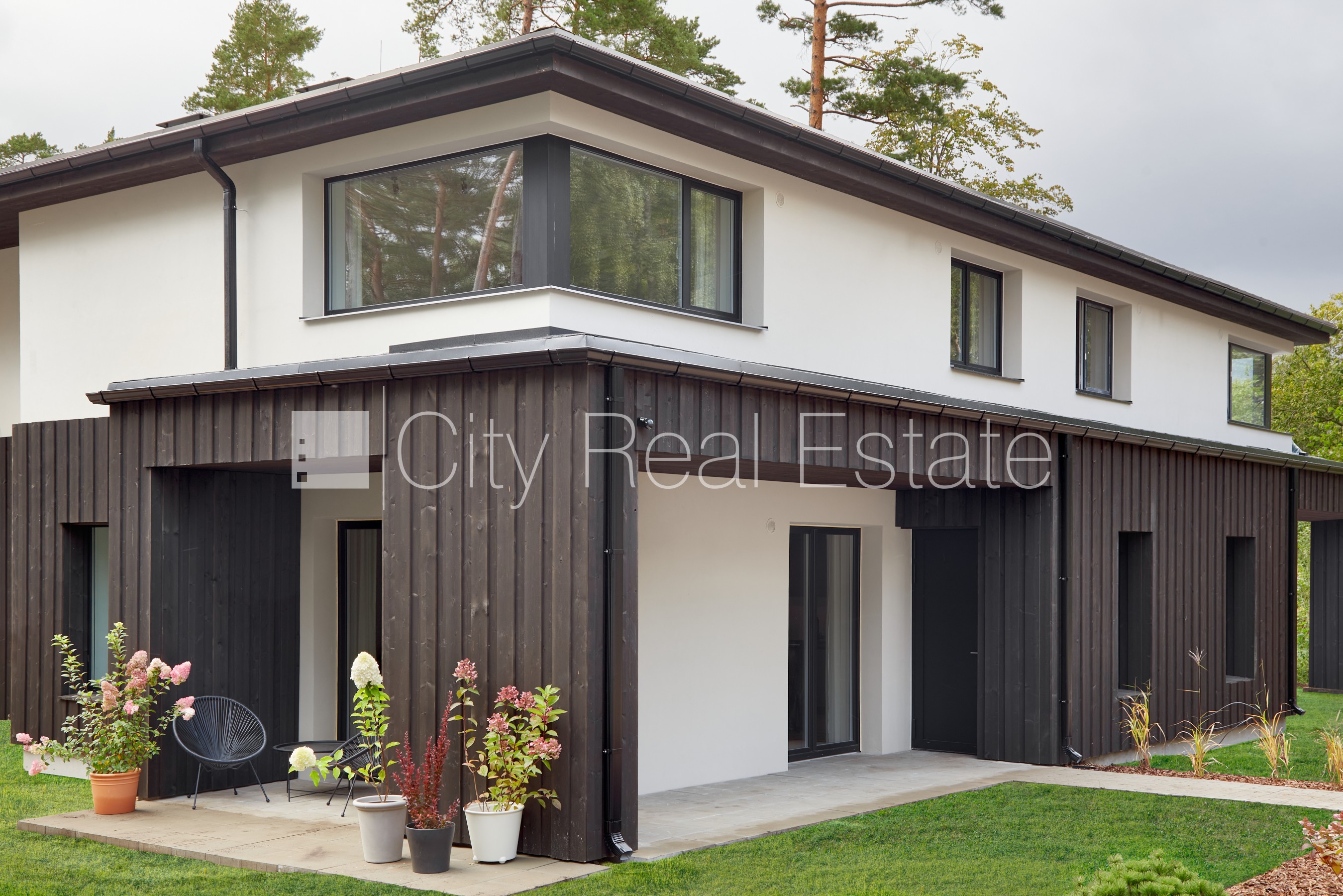 Sludinājumi. Privātmāja, energo efektīva māja, labiekārtota apzaļumota teritorija, slēgta teritorija, vieta Cena: 1250 EUR/mēn Foto #8