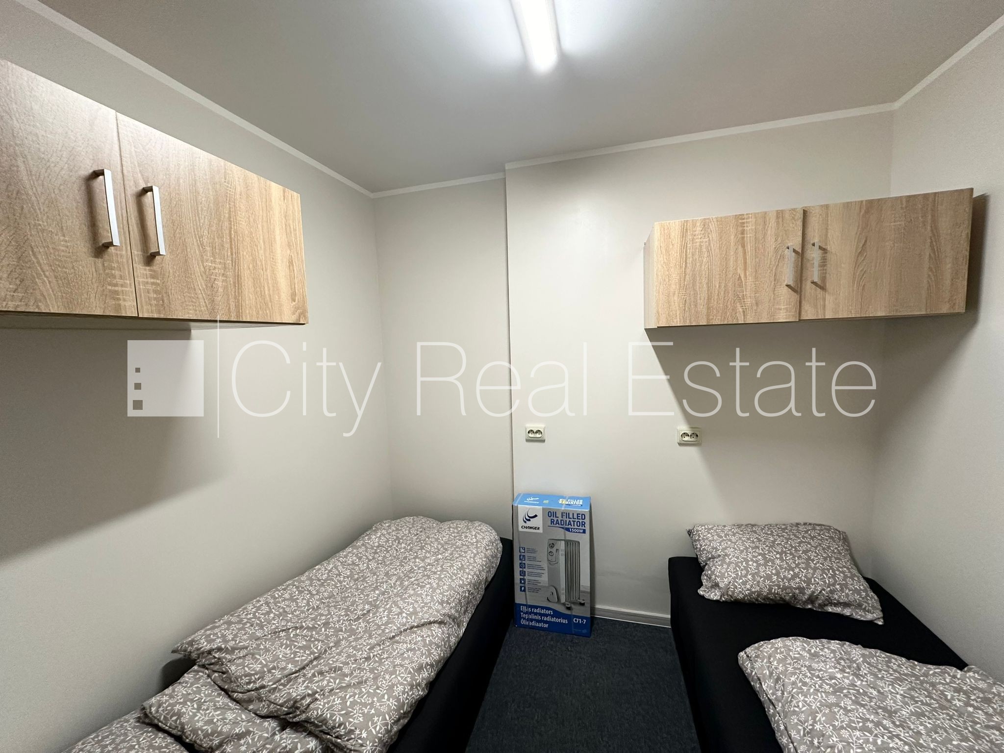 Sludinājumi. Fasādes māja, labiekārtots apzaļumots pagalms, slēgts pagalms, vieta vairākām automašīnām, ieeja no Cena: 88000 EUR Foto #6