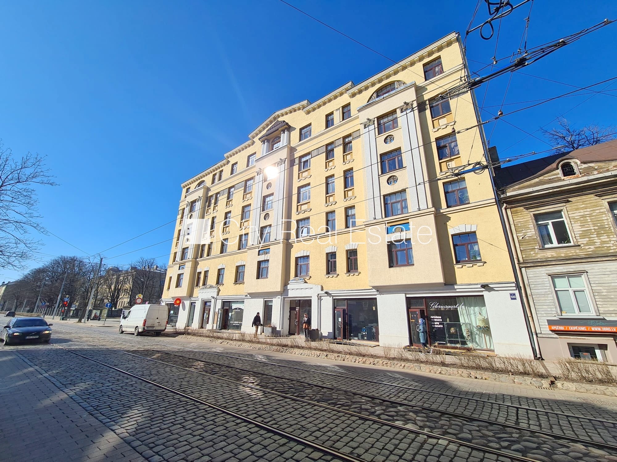 Объявление. Здание во дворе, реновированный дом, закрытый двор, вход со двора, лестничная клетка после Цена: 280 EUR/мес. Foto #18