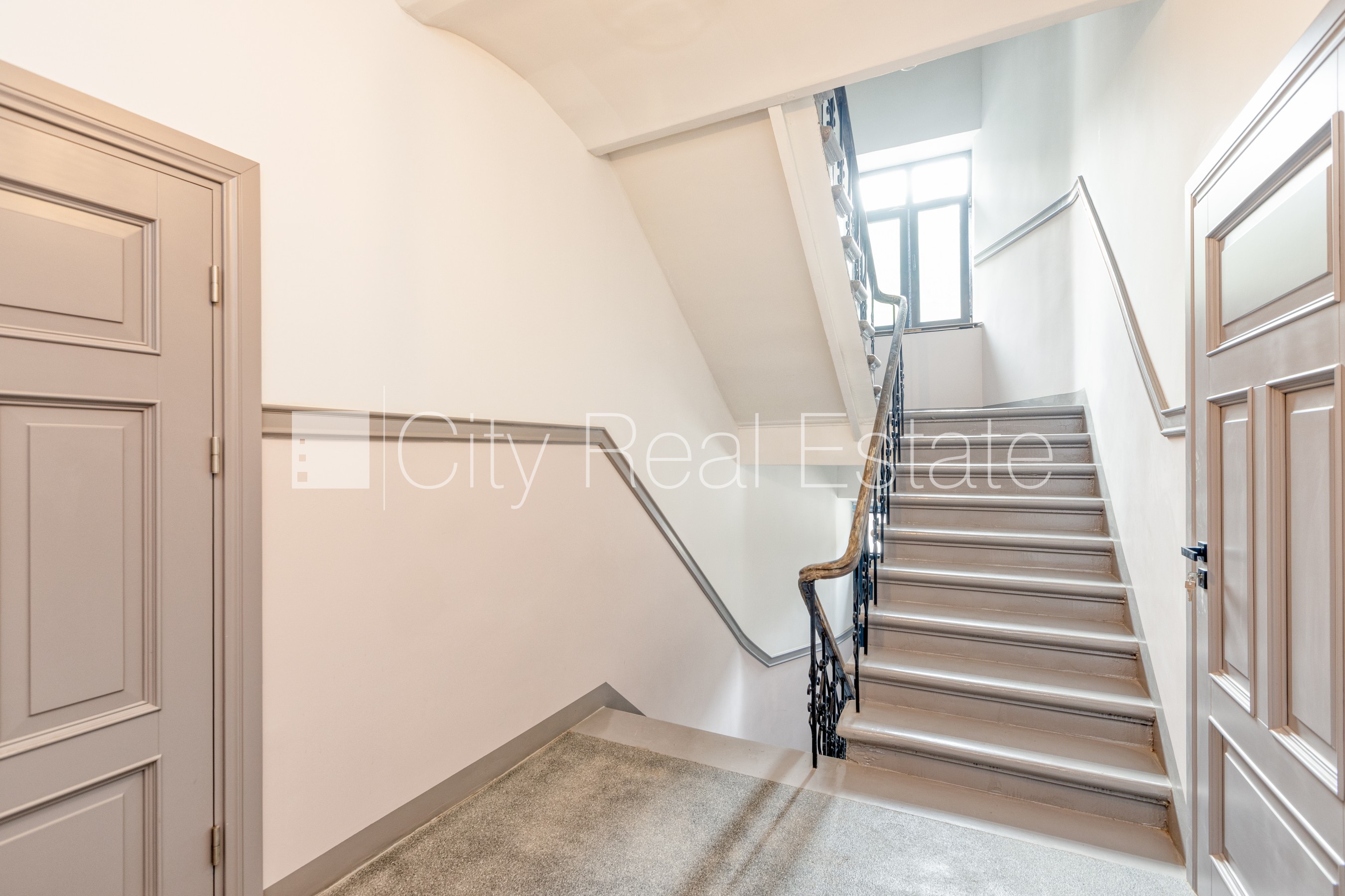 Sludinājumi. Fasādes māja, renovēta māja, energo efektīva māja, labiekārtota apzaļumota teritorija, slēgta Cena: 110400 EUR Foto #10