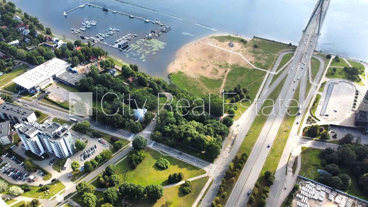 Sludinājumi. Teritorija ar plānoto apbūves blīvumu 220 %, zeme paredzēta komercapbūvei, atļauts būvēt četru Cena: 1.1e+06 EUR Foto #3