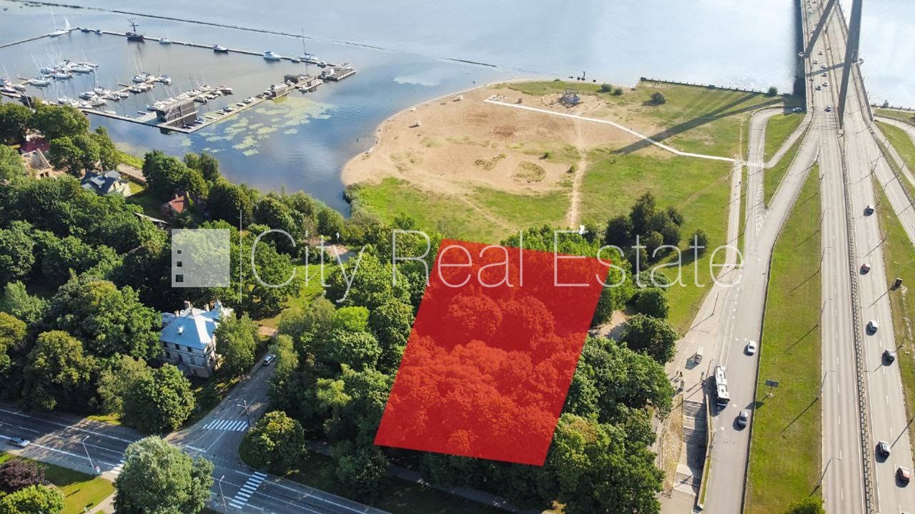 Sludinājumi. Teritorija ar plānoto apbūves blīvumu 220 %, zeme paredzēta komercapbūvei, atļauts būvēt četru Cena: 1.1e+06 EUR Foto #2