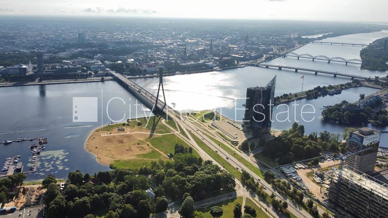 Sludinājumi. Teritorija ar plānoto apbūves blīvumu 220 %, zeme paredzēta komercapbūvei, atļauts būvēt četru Cena: 1.1e+06 EUR Foto #5