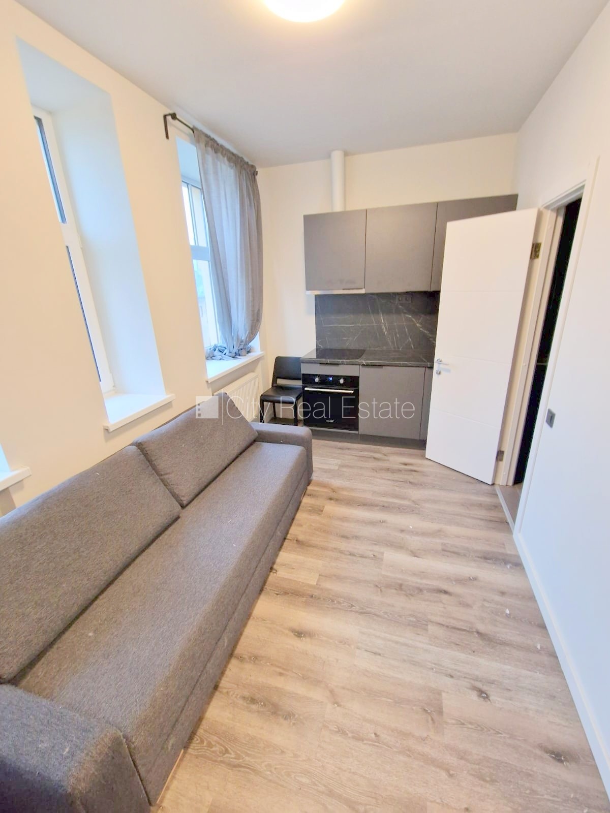 Объявление. Здание во дворе, реновированный дом, закрытый двор, охраняемый двор, вход с улицы и со двора, Цена: 330 EUR/мес. Foto #7