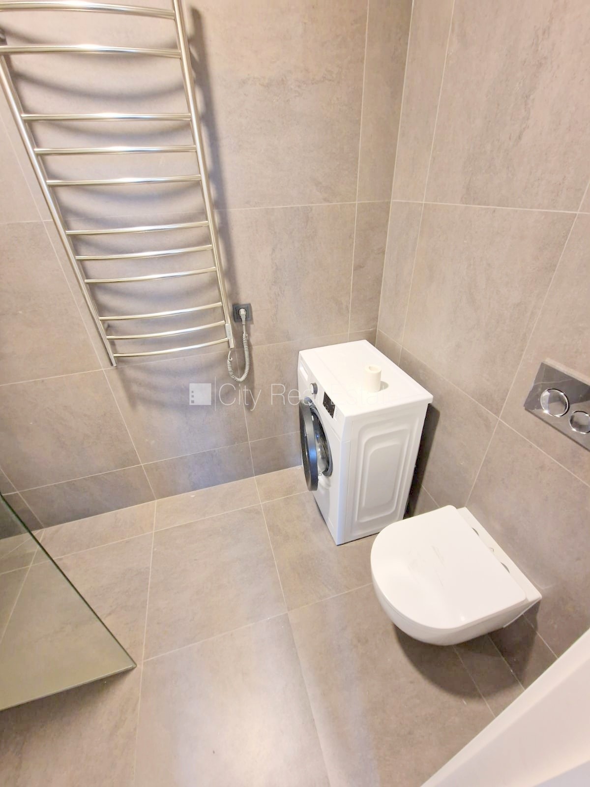 Объявление. Здание во дворе, реновированный дом, закрытый двор, охраняемый двор, вход с улицы и со двора, Цена: 330 EUR/мес. Foto #8