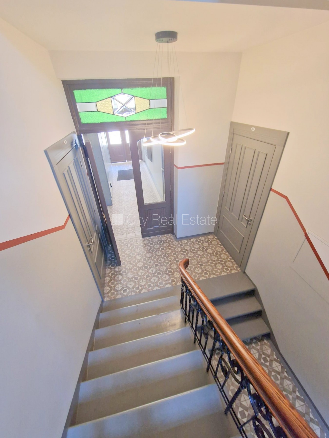 Sludinājumi. Pagalma ēka, renovēta māja, slēgts pagalms, apsargāts pagalms, ieeja no ielas un pagalma, kāpņu Cena: 350 EUR/mēn Foto #22