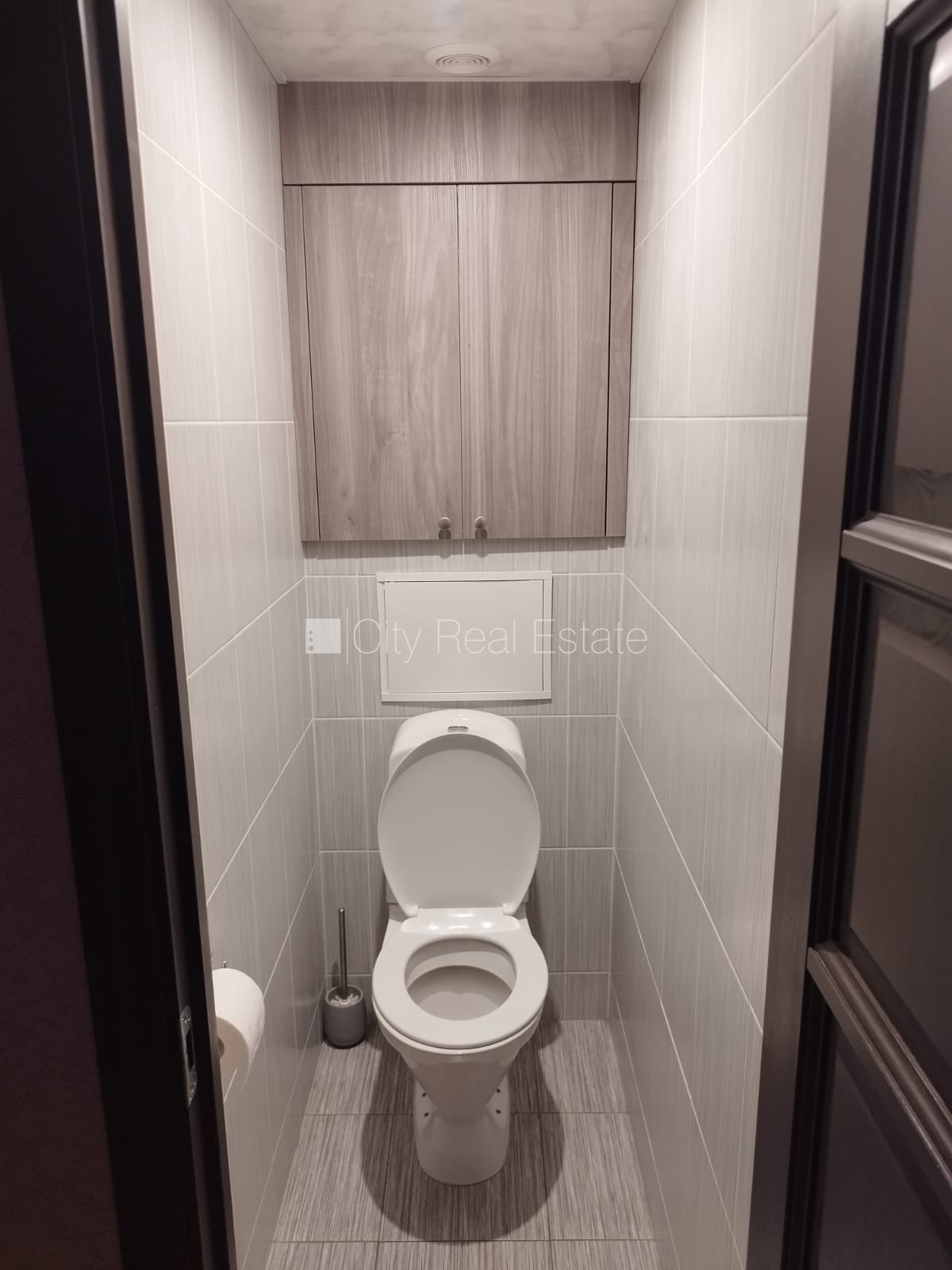 Sludinājumi. Renovēta māja, labiekārtots apzaļumots pagalms, vieta vairākām automašīnām, pagalmā bērnu spēļu Cena: 79000 EUR Foto #16