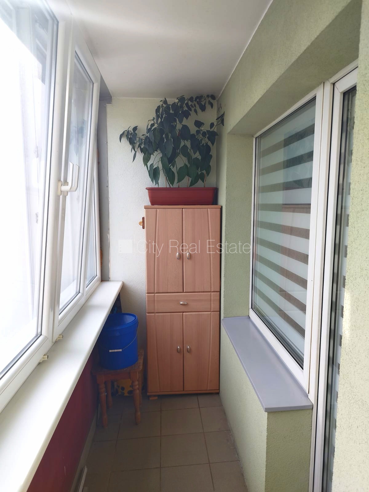 Sludinājumi. Renovēta māja, labiekārtots apzaļumots pagalms, vieta vairākām automašīnām, pagalmā bērnu spēļu Cena: 79000 EUR Foto #6