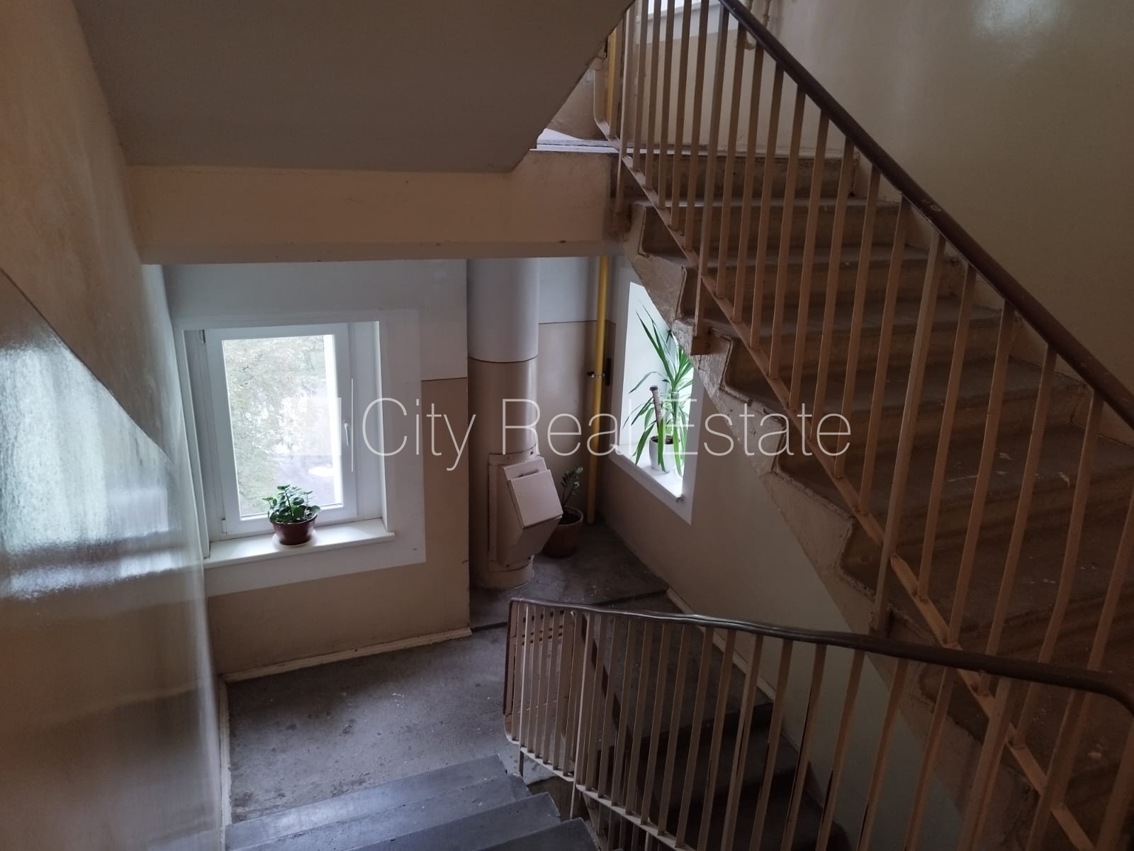 Sludinājumi. Renovēta māja, labiekārtots apzaļumots pagalms, vieta vairākām automašīnām, pagalmā bērnu spēļu Cena: 79000 EUR Foto #17