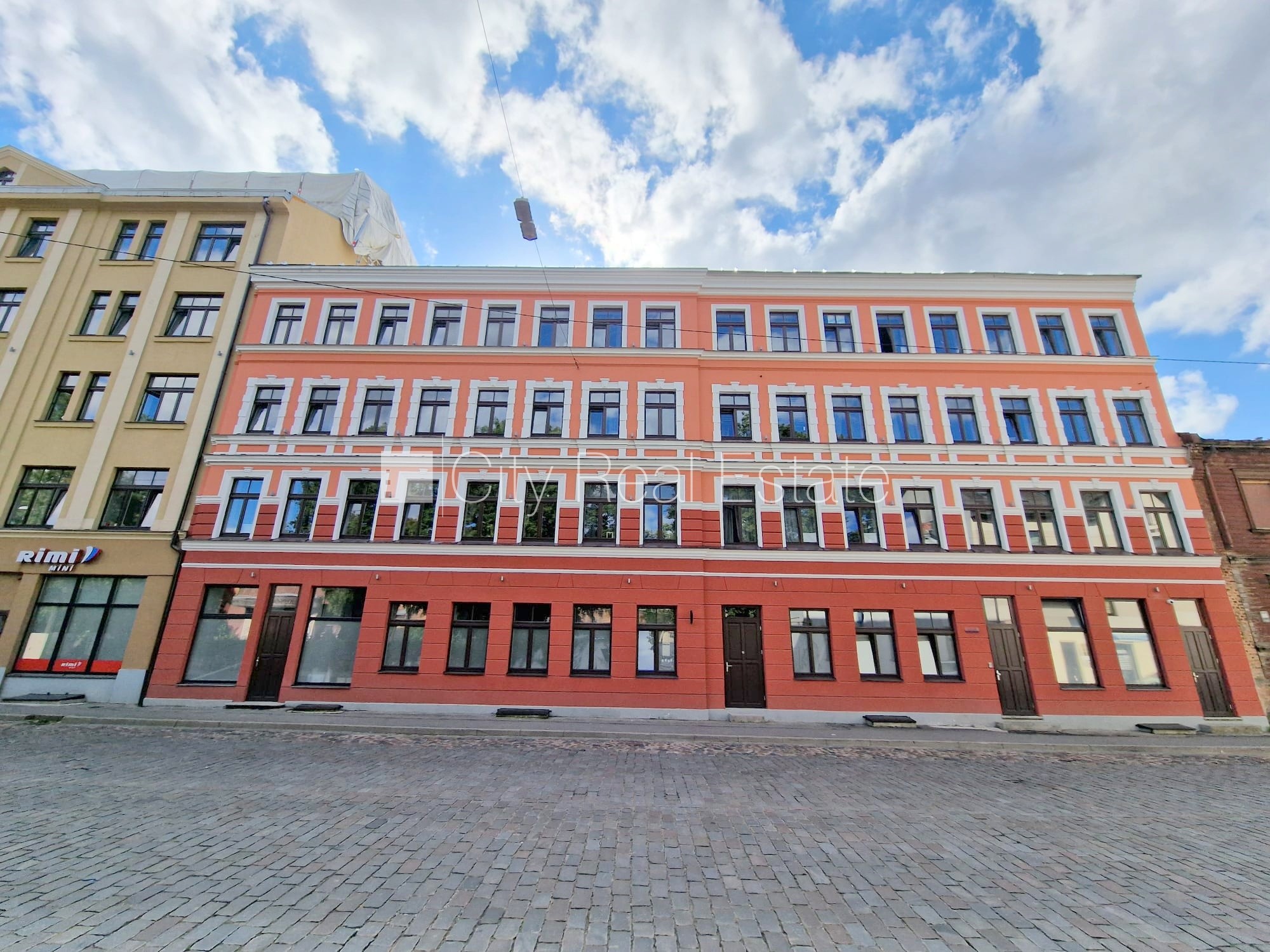 Sludinājumi. Fasādes māja, renovēta māja, slēgts pagalms, ieeja no ielas un pagalma, kāpņu telpa pēc kapitālā Cena: 420 EUR/mēn Foto #25