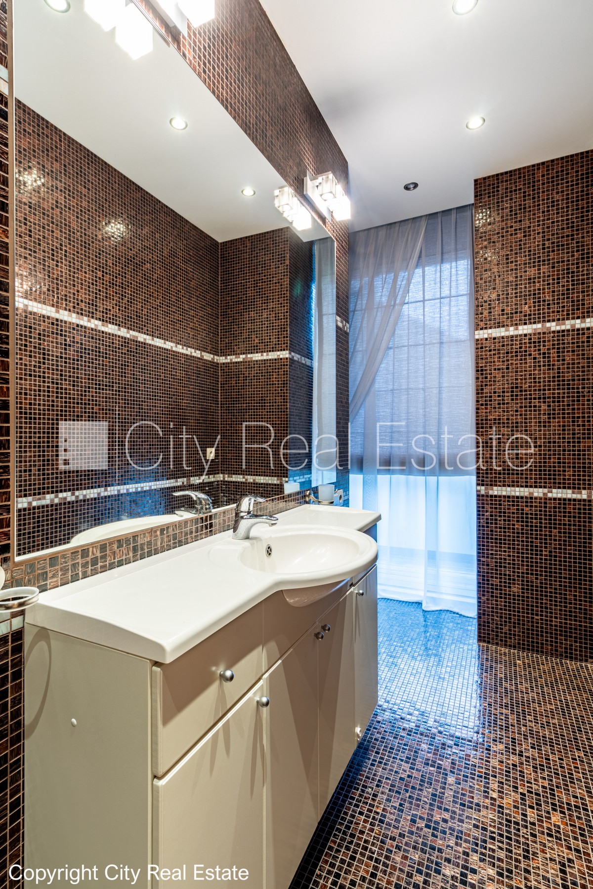 Sludinājumi. Projekts - De Luxe, jaunceltne, labiekārtota apzaļumota teritorija, bruģēts piebraucamais ceļš, Cena: 1500 EUR/mēn Foto #17