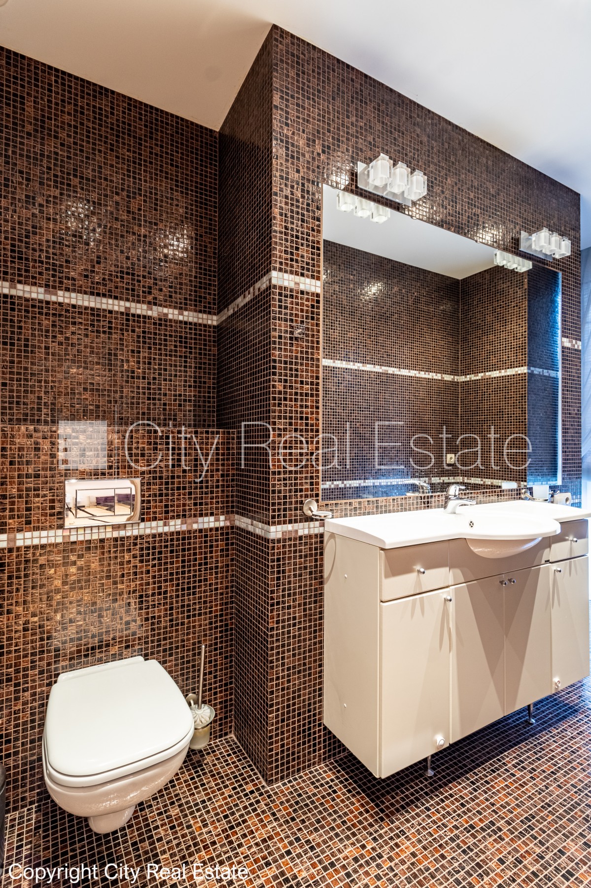 Sludinājumi. Projekts - De Luxe, jaunceltne, labiekārtota apzaļumota teritorija, bruģēts piebraucamais ceļš, Cena: 1500 EUR/mēn Foto #16