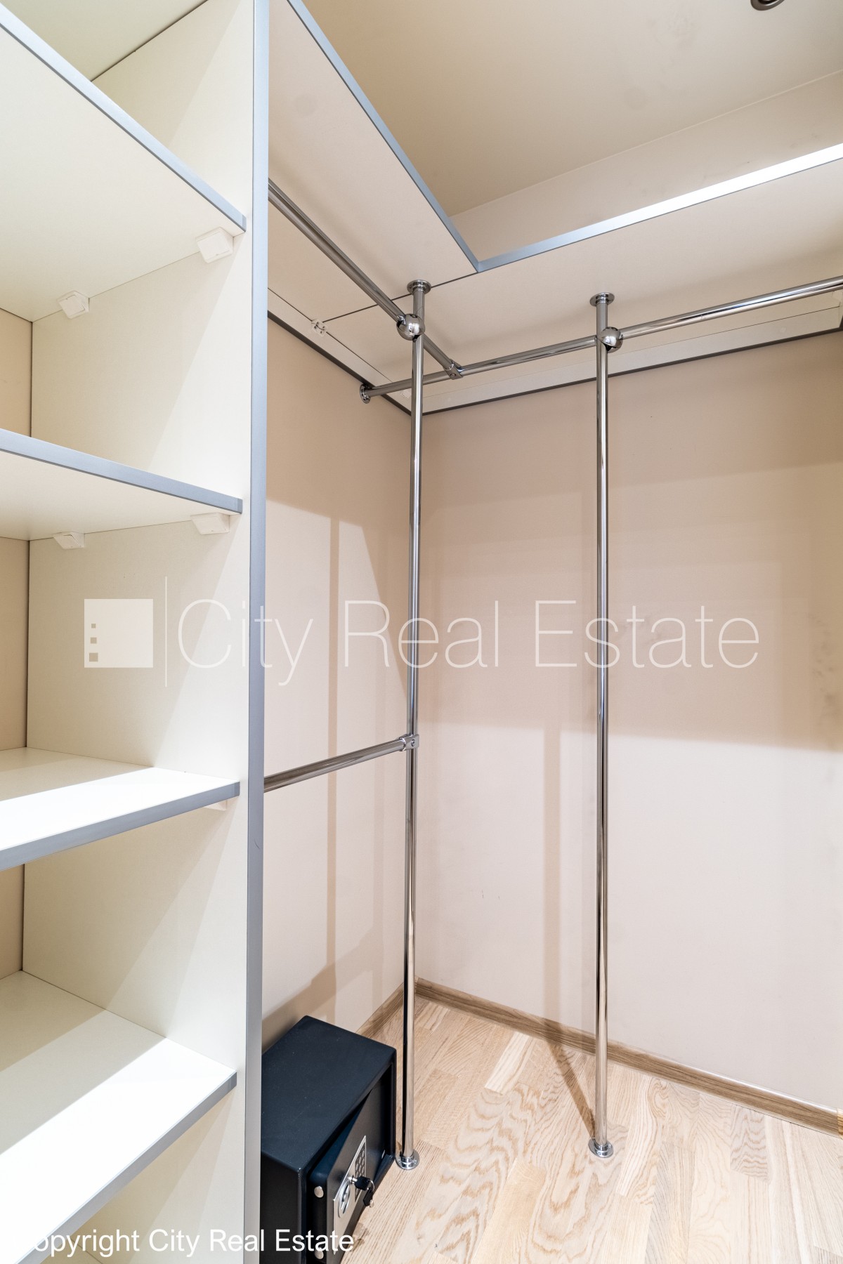 Sludinājumi. Projekts - De Luxe, jaunceltne, labiekārtota apzaļumota teritorija, bruģēts piebraucamais ceļš, Cena: 1500 EUR/mēn Foto #14