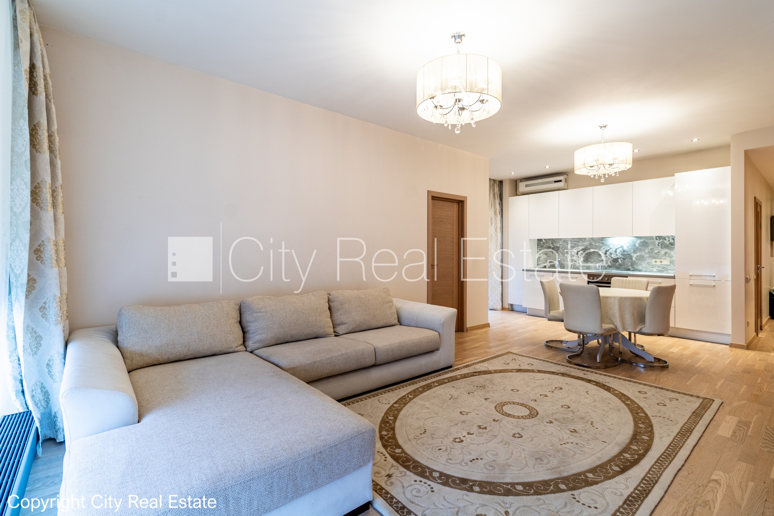 Sludinājumi. Projekts - De Luxe, jaunceltne, labiekārtota apzaļumota teritorija, bruģēts piebraucamais ceļš, Cena: 1500 EUR/mēn Foto #1