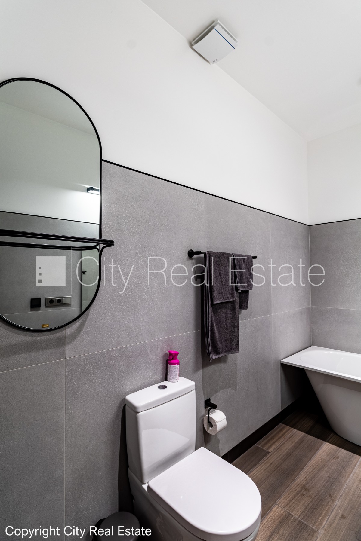 Sludinājumi. Jaunceltne, labiekārtota apzaļumota teritorija, slēgta teritorija, pazemes autostāvvieta, ieeja no Cena: 2900 EUR/mēn Foto #19