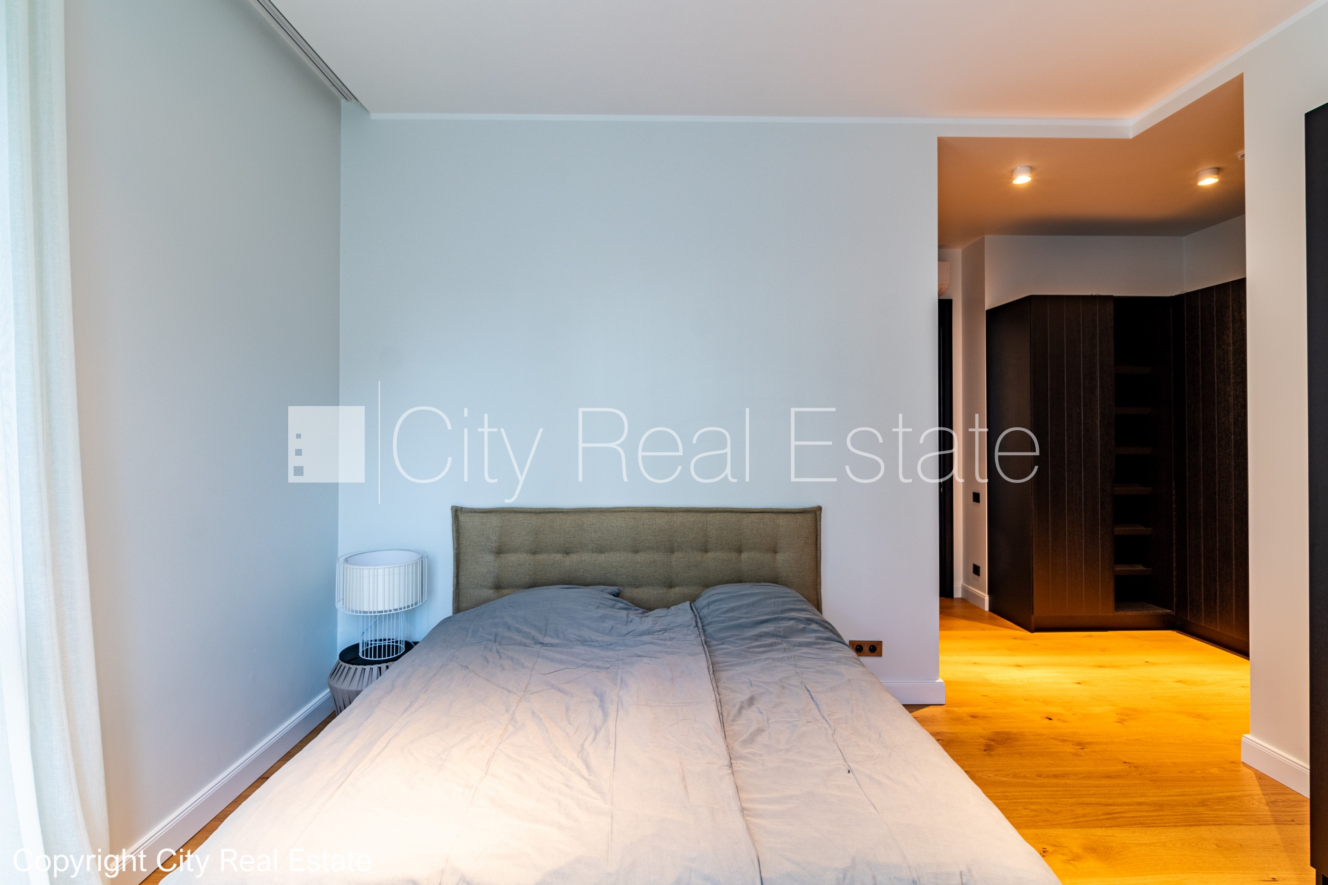 Sludinājumi. Jaunceltne, labiekārtota apzaļumota teritorija, slēgta teritorija, pazemes autostāvvieta, ieeja no Cena: 2900 EUR/mēn Foto #17