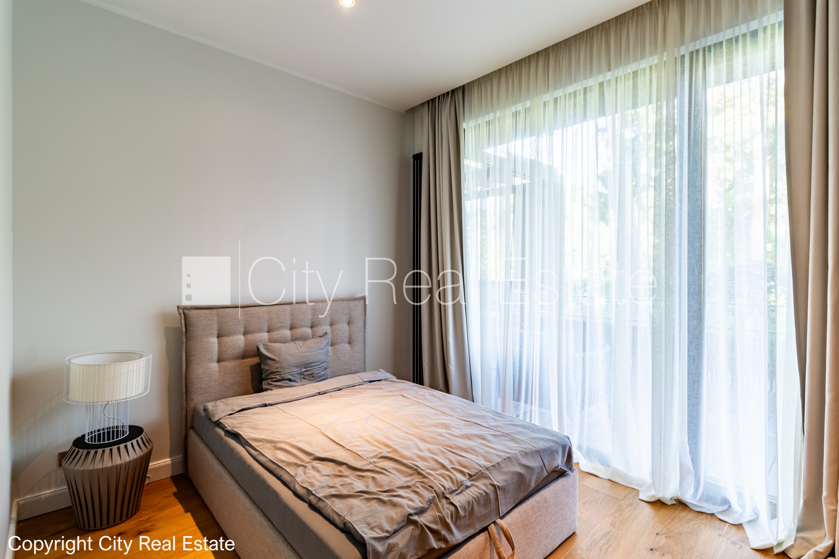 Sludinājumi. Jaunceltne, labiekārtota apzaļumota teritorija, slēgta teritorija, pazemes autostāvvieta, ieeja no Cena: 2900 EUR/mēn Foto #21