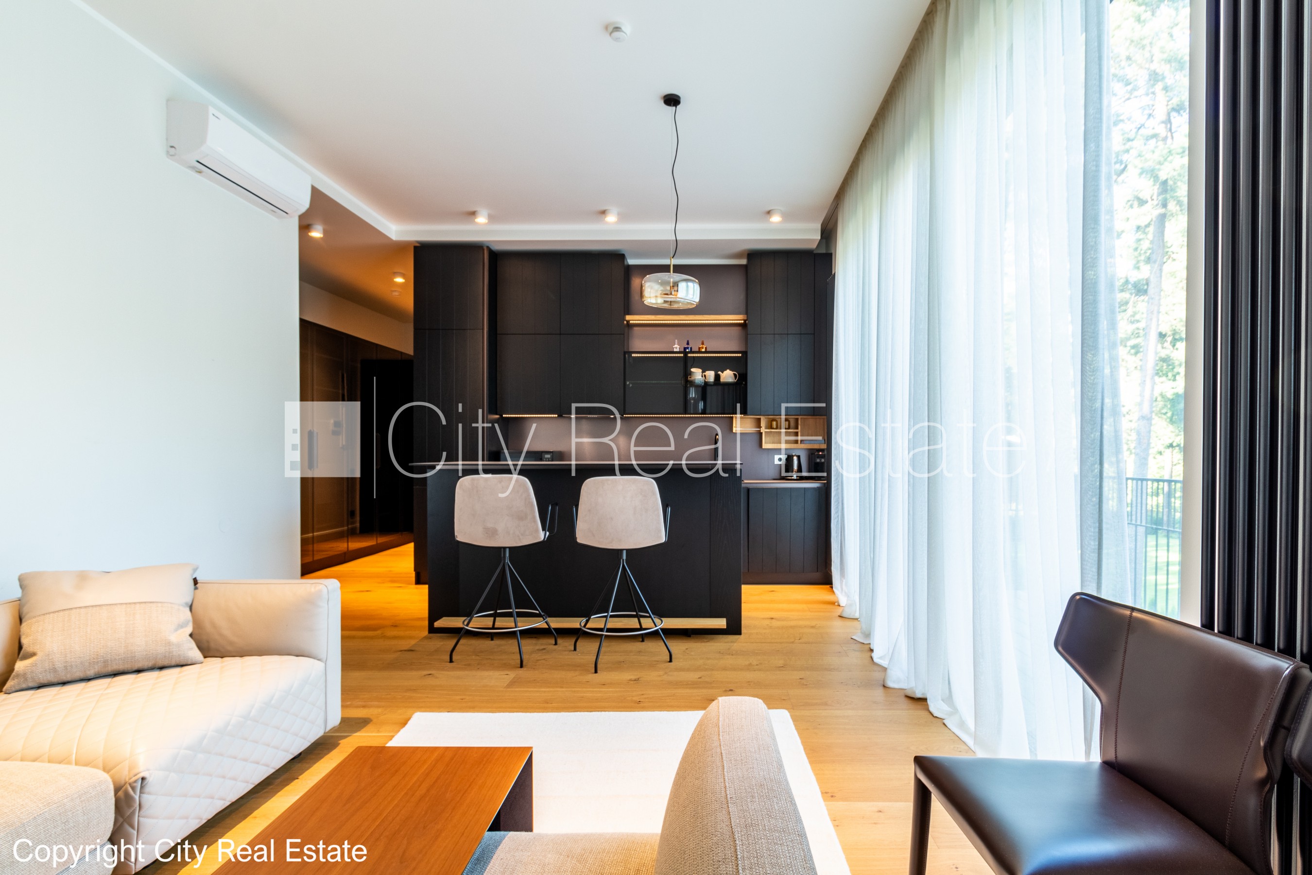 Объявление. Новостройка, зеленая территория, закрытая территория, подземная стоянка, вход с улицы, озеленённая Цена: 2100 EUR/мес. Foto #1