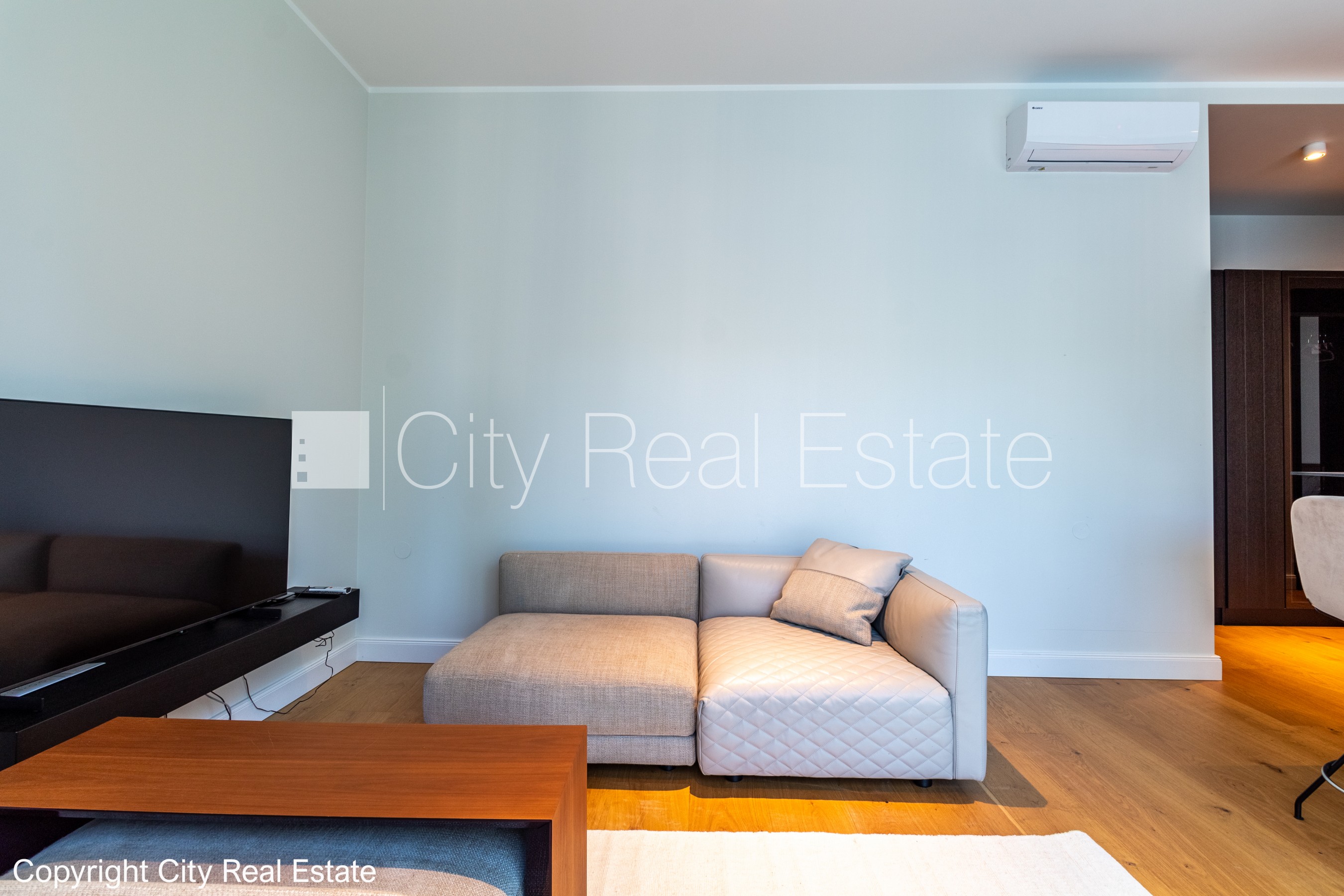 Объявление. Новостройка, зеленая территория, закрытая территория, подземная стоянка, вход с улицы, озеленённая Цена: 2100 EUR/мес. Foto #5