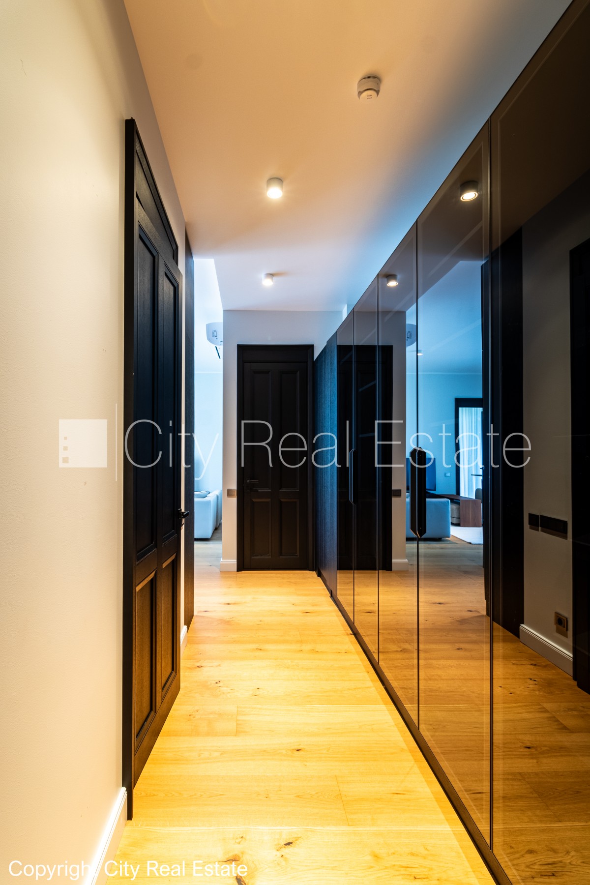 Объявление. Новостройка, зеленая территория, закрытая территория, подземная стоянка, вход с улицы, озеленённая Цена: 2100 EUR/мес. Foto #12