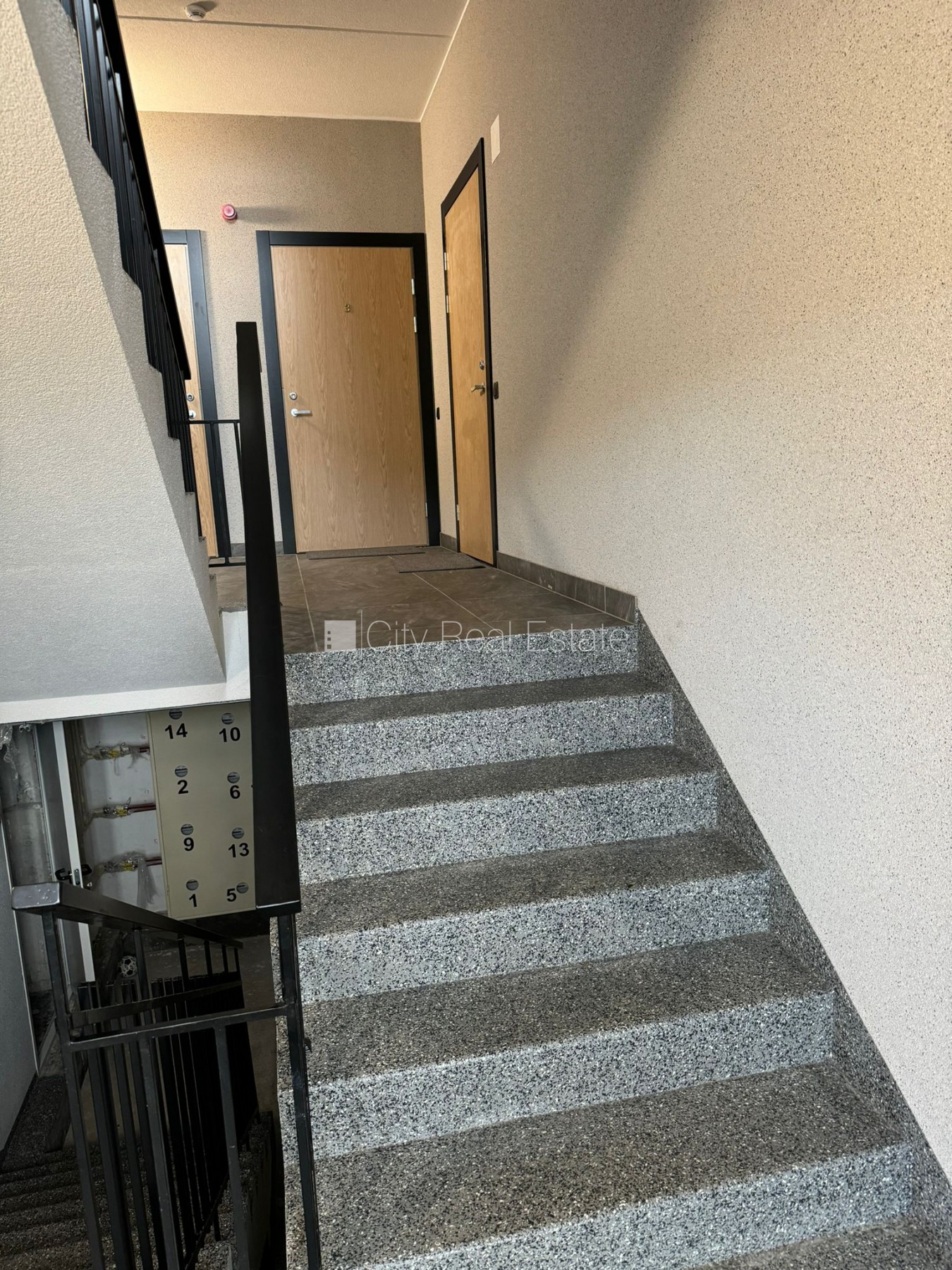 Sludinājumi. Jaunceltne, labiekārtota apzaļumota teritorija, iežogota teritorija, vieta automašīnai, logi vērsti Cena: 1100 EUR/mēn Foto #18