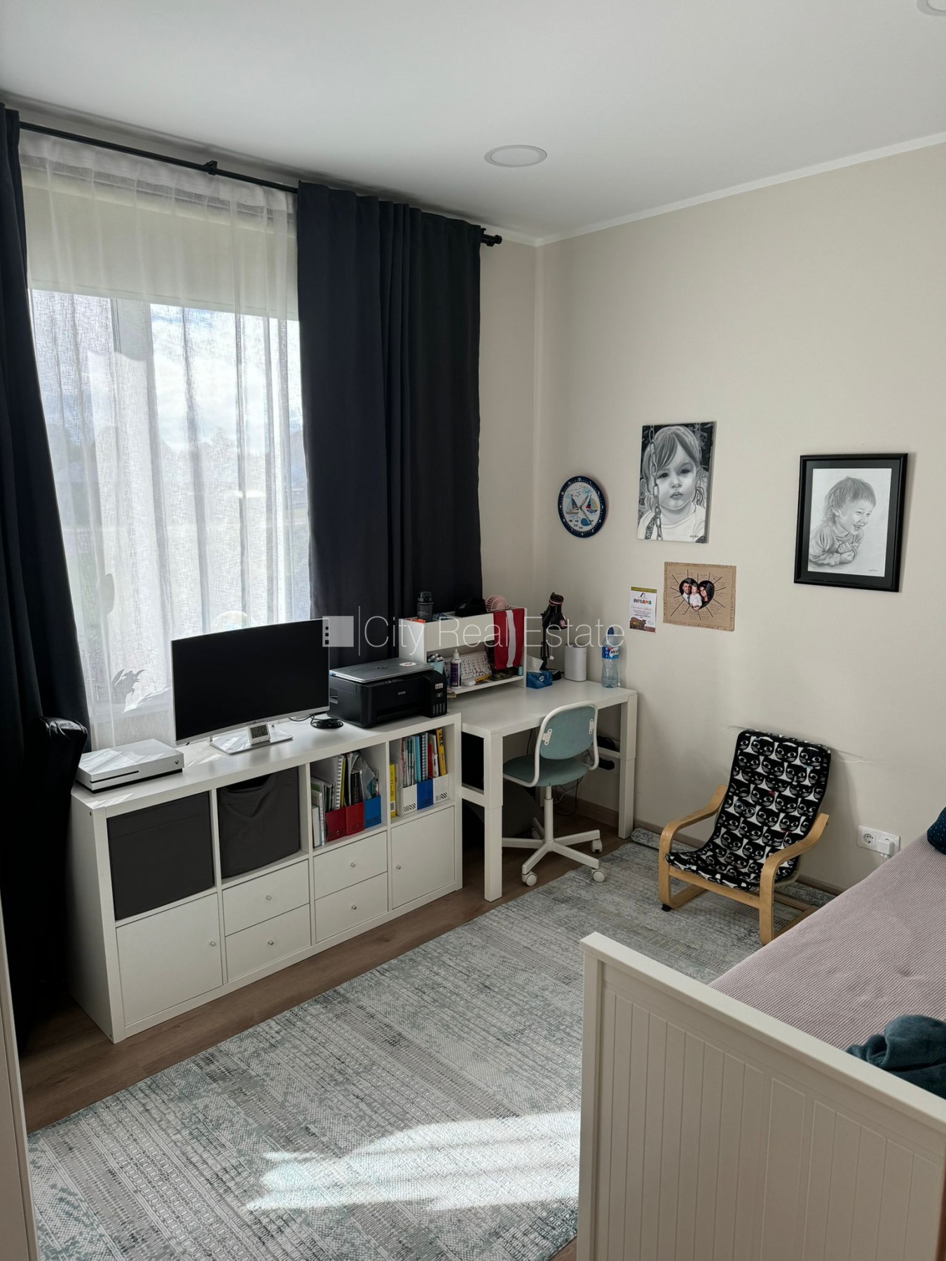 Sludinājumi. Jaunceltne, labiekārtota apzaļumota teritorija, iežogota teritorija, vieta automašīnai, logi vērsti Cena: 1100 EUR/mēn Foto #8