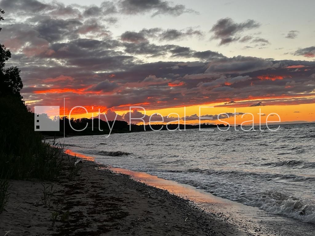 Sludinājumi. Labiekārtota apzaļumota teritorija, guļamistabu skaits 4 gab., siltumsūknis, filtri ūdens Cena: 555000 EUR Foto #18