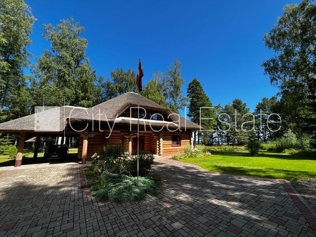 Sludinājumi. Labiekārtota apzaļumota teritorija, guļamistabu skaits 4 gab., siltumsūknis, filtri ūdens Cena: 555000 EUR Foto #2