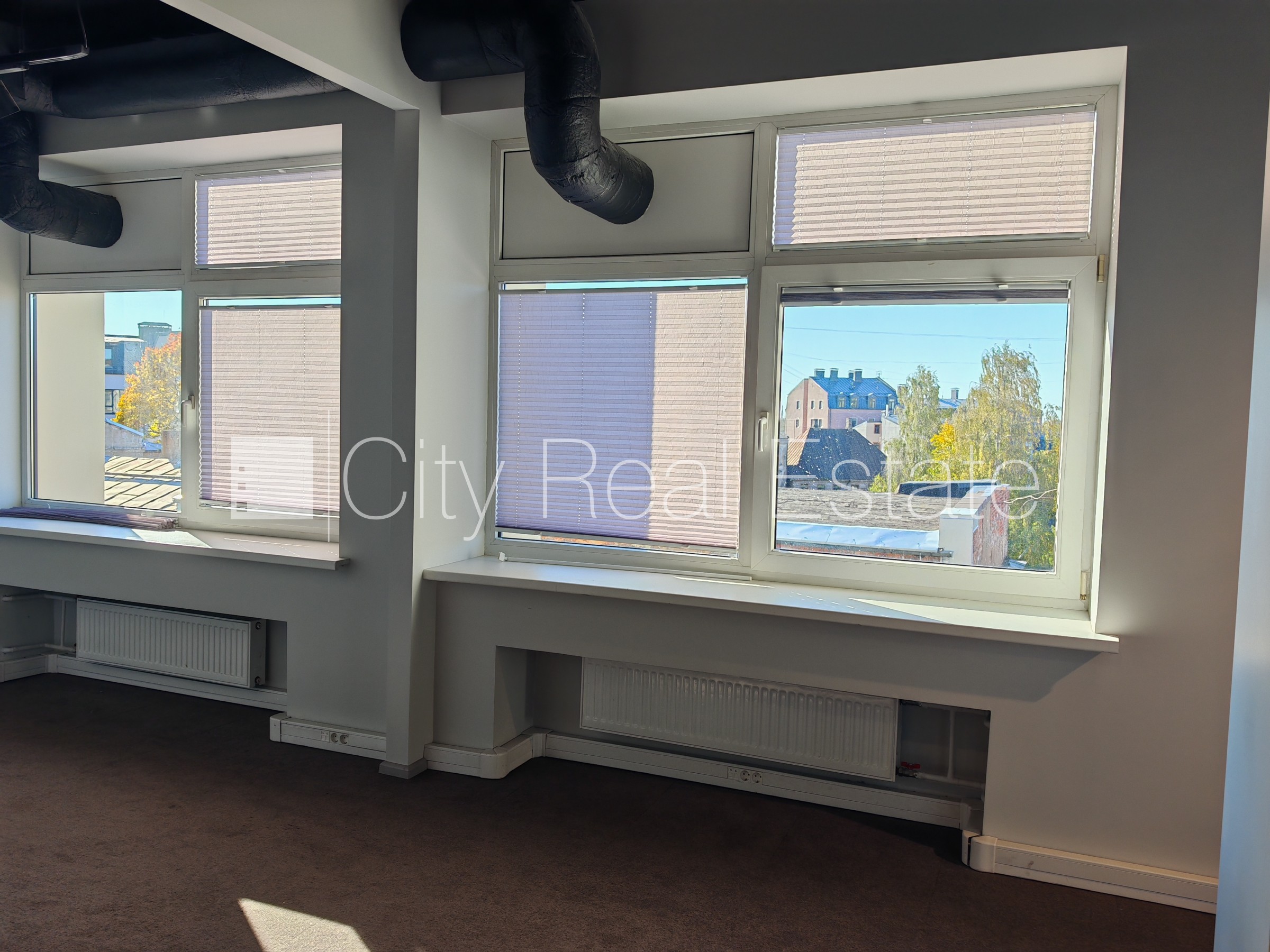 Sludinājumi. Teritorijas iebrauktuves vārti aprīkoti ar automatizētu atvēršanās un aizvēršanās sistēmu, iespēja Cena: 520 EUR/mēn Foto #5