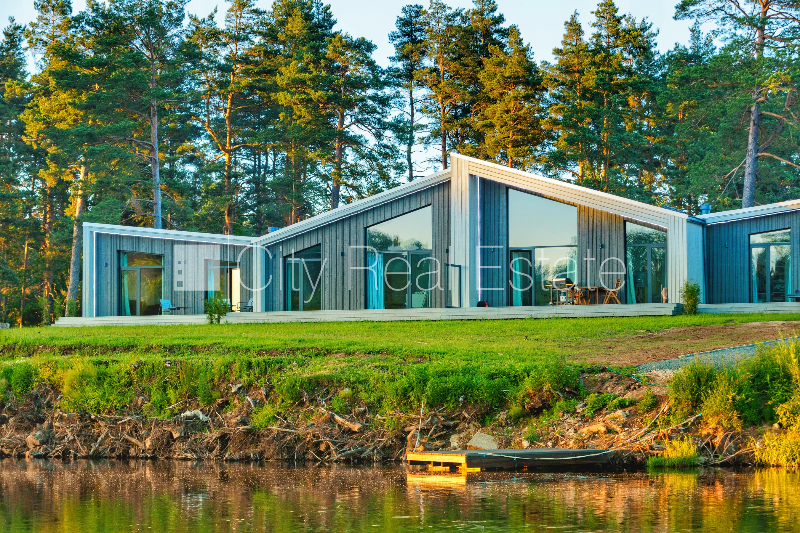 Sludinājumi. Rindu māja, labiekārtots apzaļumots pagalms, bruģēts piebraucamais ceļš, vieta automašīnai, terase, Cena: 950 EUR/mēn Foto #12