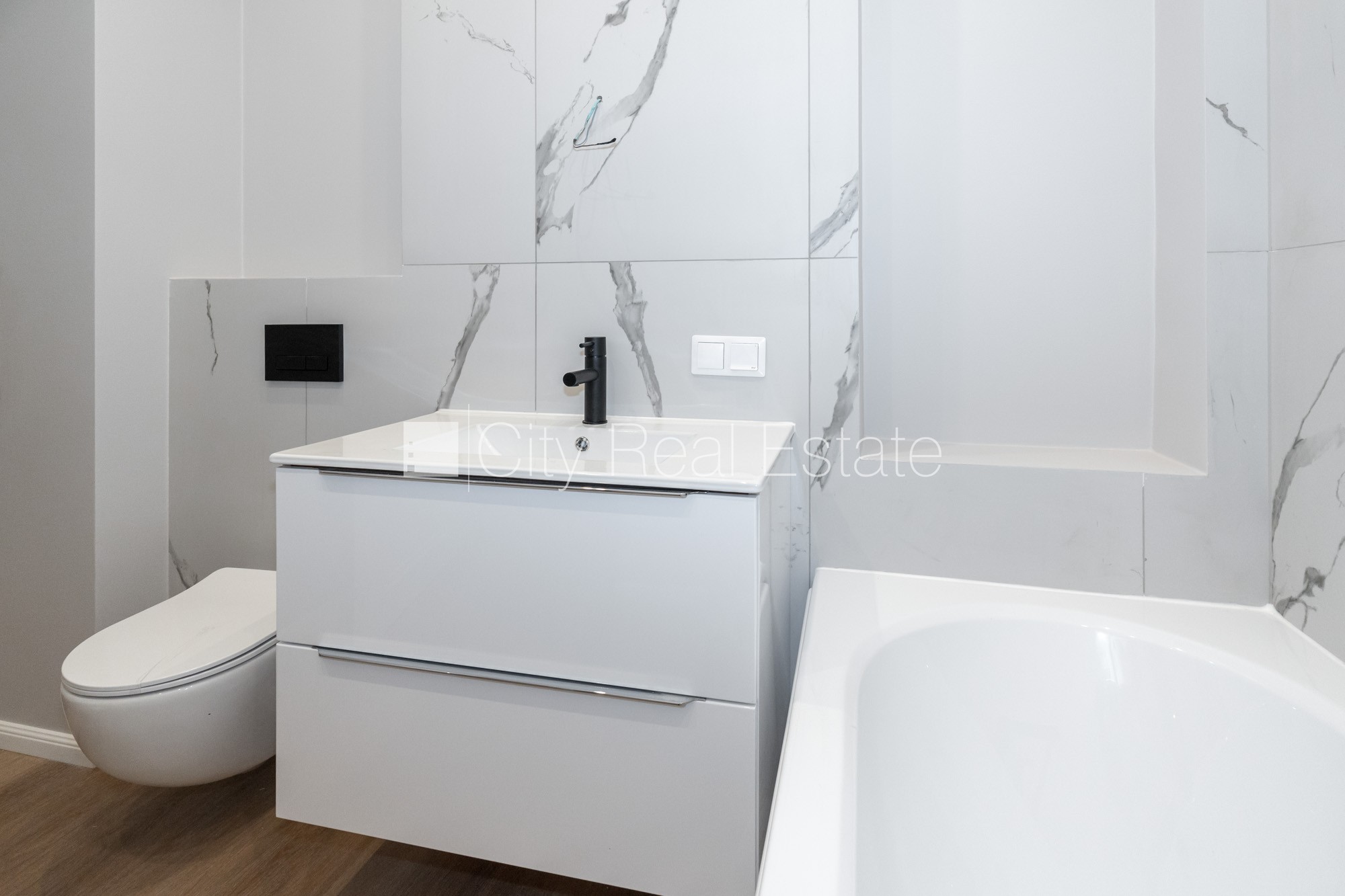 Sludinājumi. Jaunceltne, labiekārtota apzaļumota teritorija, bruģēts piebraucamais ceļš, teritorijas Cena: 224950 EUR Foto #20