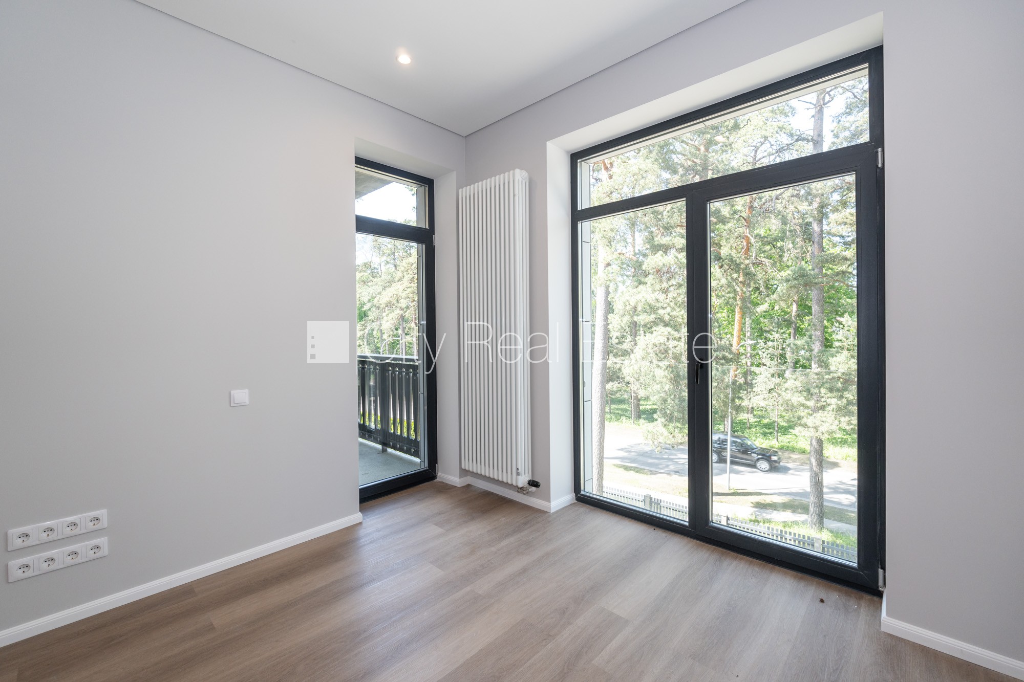 Sludinājumi. Jaunceltne, labiekārtota apzaļumota teritorija, bruģēts piebraucamais ceļš, teritorijas Cena: 224950 EUR Foto #3