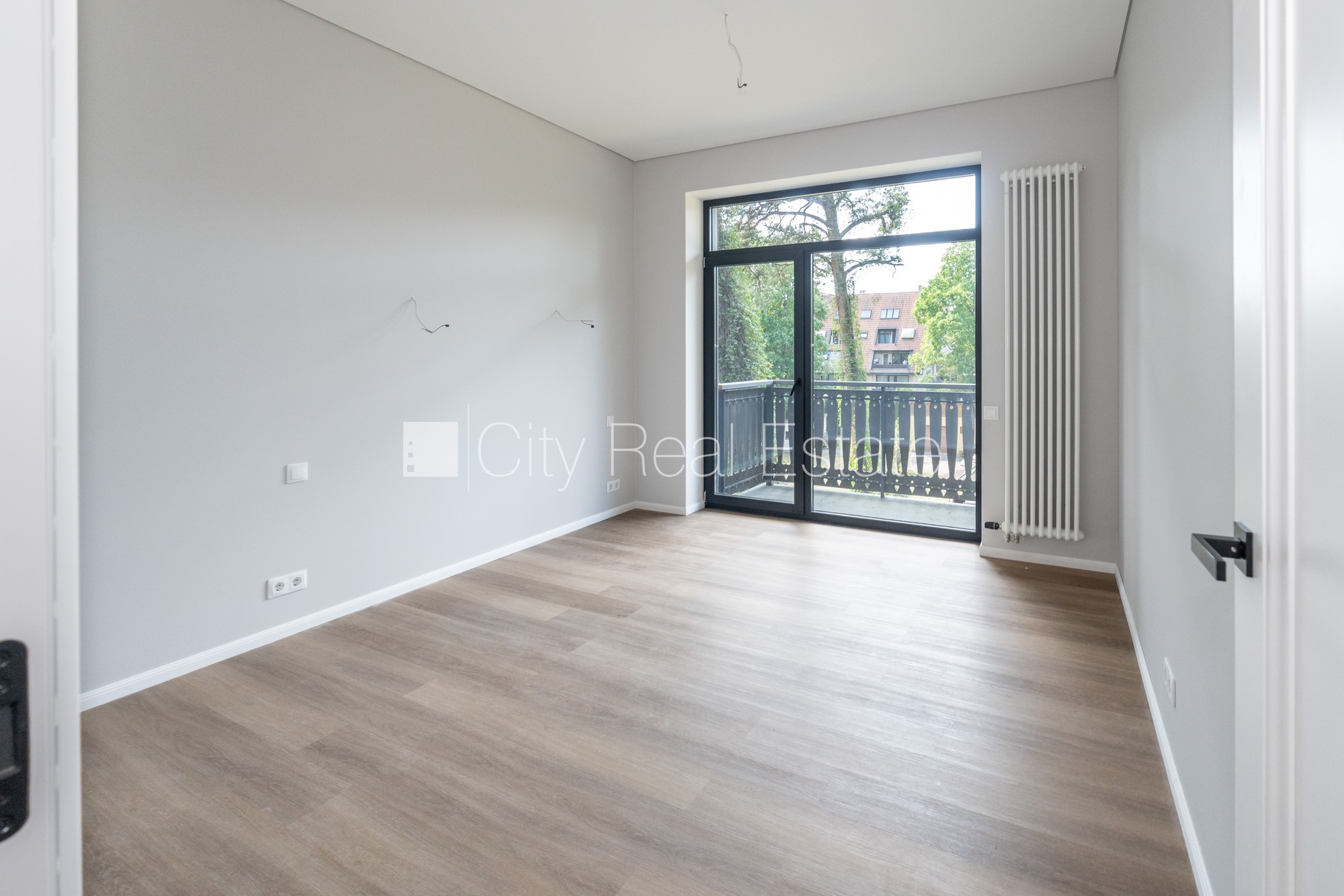 Sludinājumi. Jaunceltne, labiekārtota apzaļumota teritorija, bruģēts piebraucamais ceļš, teritorijas Cena: 224950 EUR Foto #6