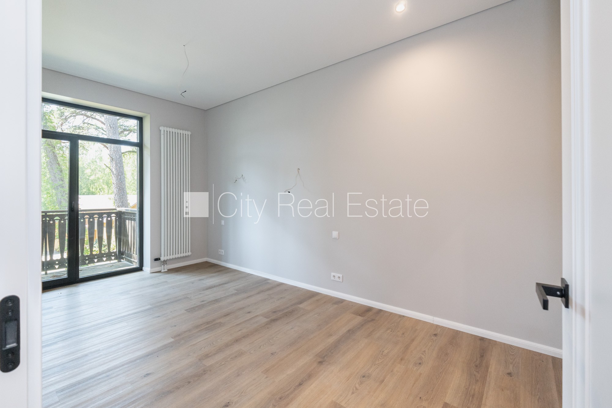 Sludinājumi. Jaunceltne, labiekārtota apzaļumota teritorija, bruģēts piebraucamais ceļš, teritorijas Cena: 242000 EUR Foto #6