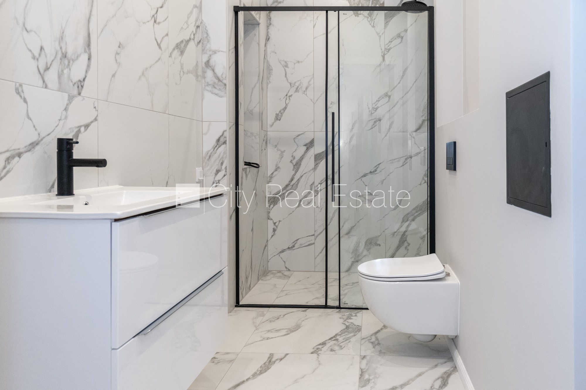 Sludinājumi. Jaunceltne, labiekārtota apzaļumota teritorija, bruģēts piebraucamais ceļš, teritorijas Cena: 242000 EUR Foto #13